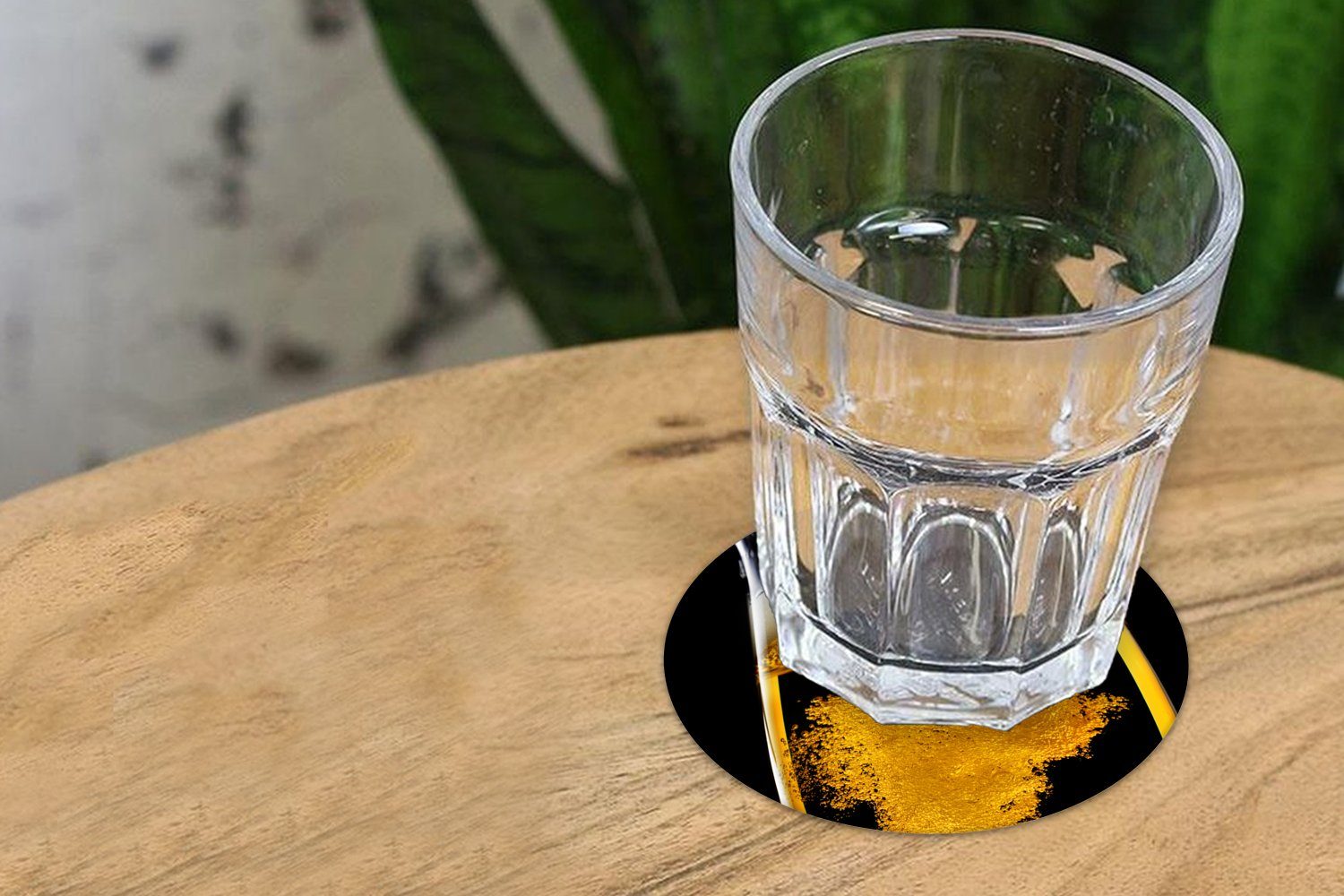 MuchoWow Glasuntersetzer Bier wird in ein Korkuntersetzer, Getränkeuntersetzer, gegossen, Tasse, Becher Tassenuntersetzer, Bierglas für Zubehör Gläser, 6-tlg
