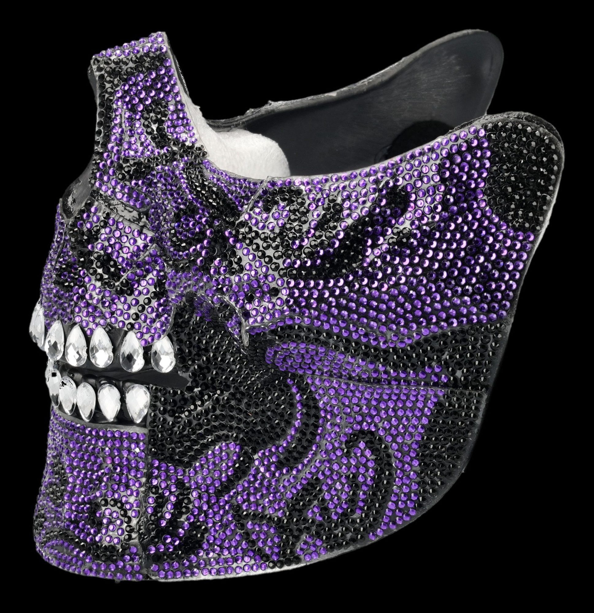 Figuren Shop GmbH Verkleidungsmaske Totenkopf Maske – Cosplay Halbmaske Gothic Horror Deko Lila 13 cm, mit Schmucksteinen verziert