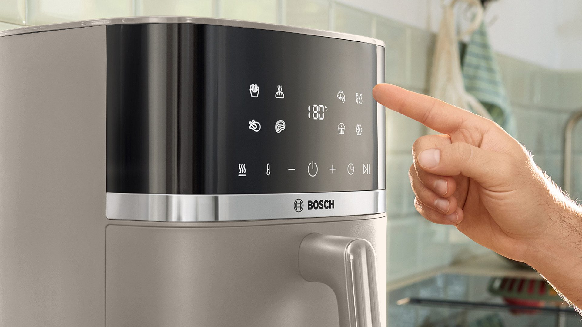 BOSCH Heißluftfritteuse Air Fryer Serie 4, MAF462C0, 6,1l, 2 Heizelemente, 7 Programme, creme, 2050 W, Auftaufunktion, Korb/Gitter spülm.geeignet