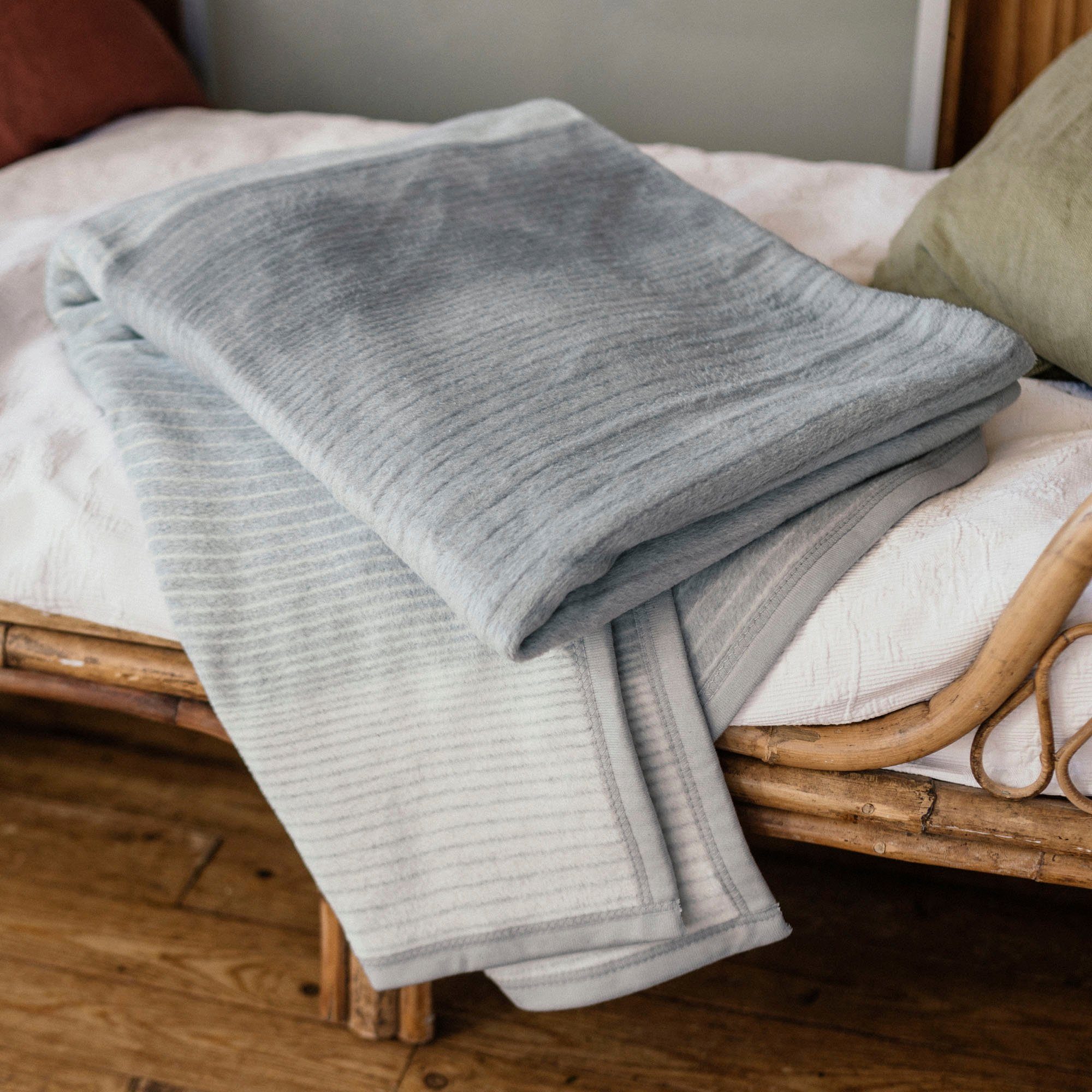 Wohndecke Sorrento Jacquard, IBENA, sanfter Farbverlauf, günstig online kaufen