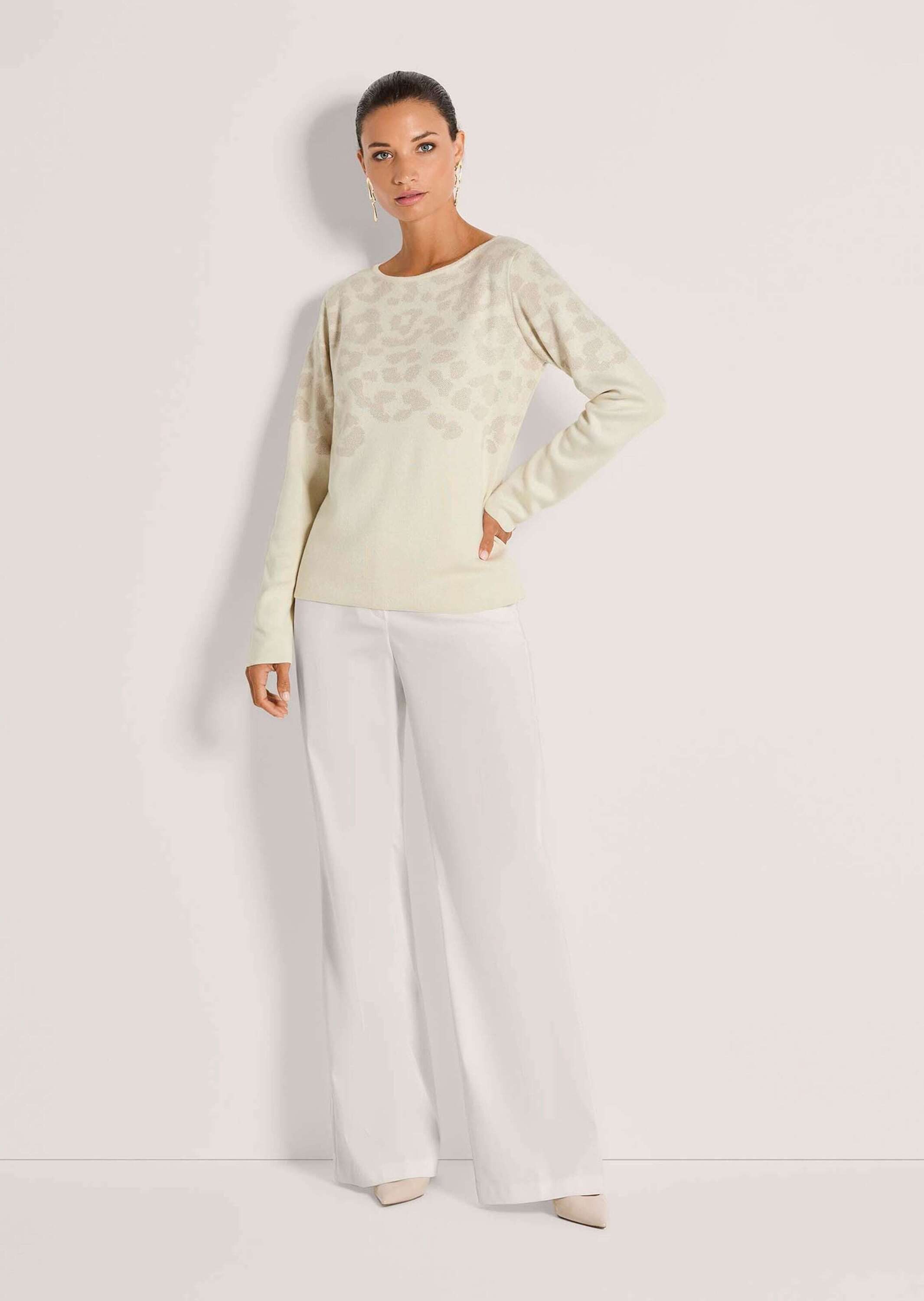 MADELEINE Strickpullover Jacquardpullover mit Animal-Design Viskosepullover mit U-Boot-Ausschnitt und Langarm