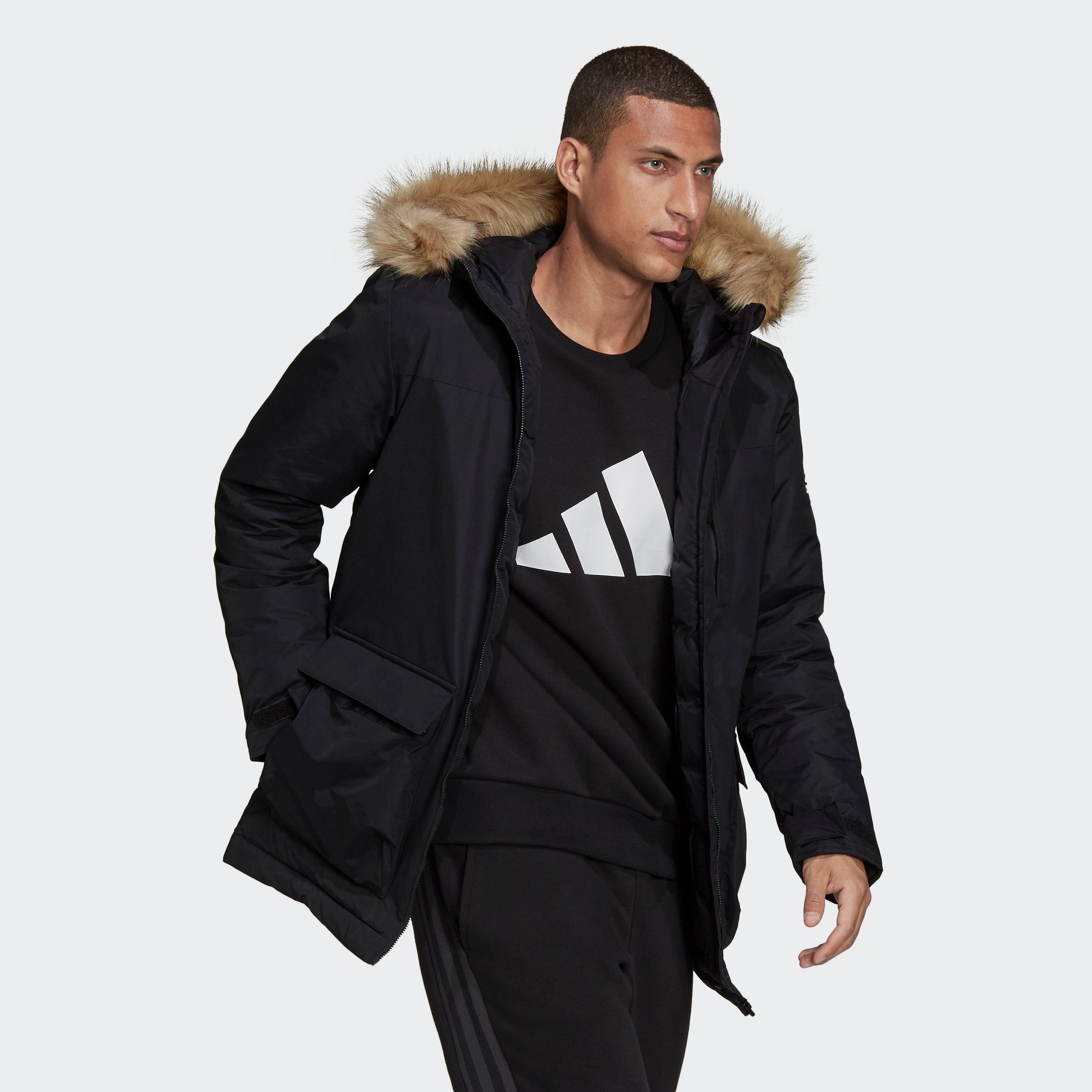 adidas Sportswear Outdoorjacke UTILITAS HOODED PARKA, Ein für kalte Parka warmer