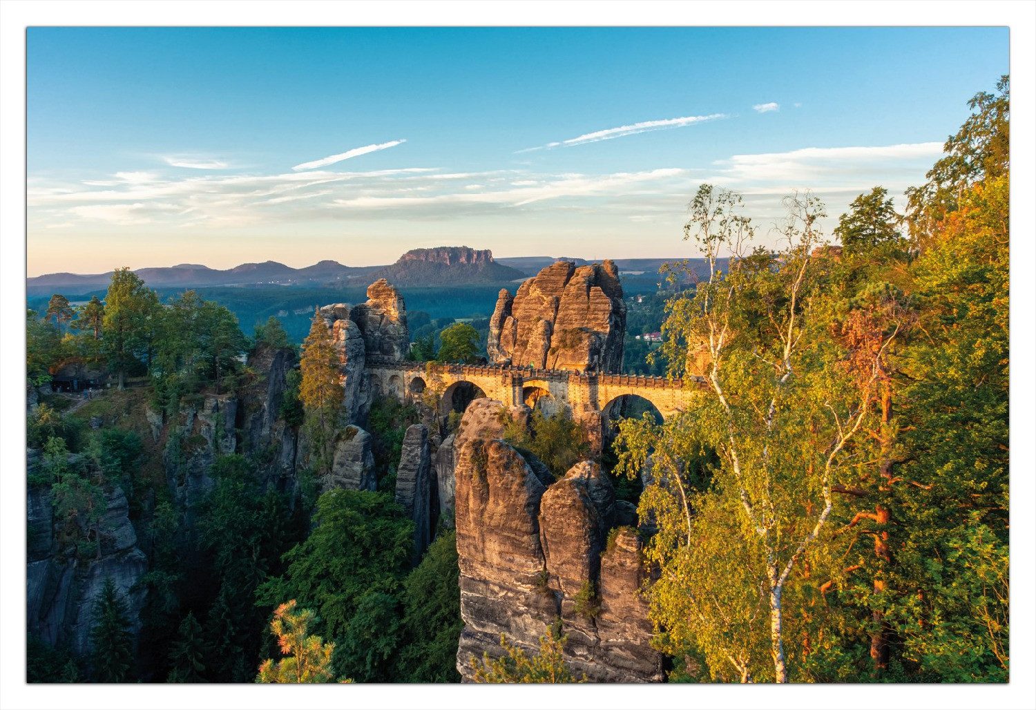 Wallario Wandfolie, Steinerne Brücke in der Landschaft, in verschiedenen Ausführungen