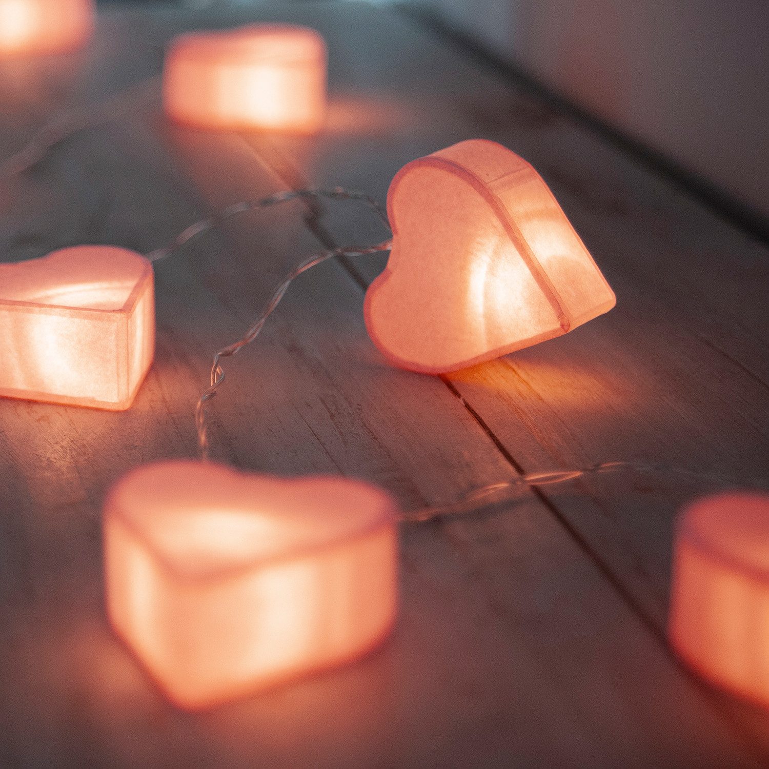 Lights4fun LED-Lichterkette 10er Papier Herzen Lichterkette Batterie