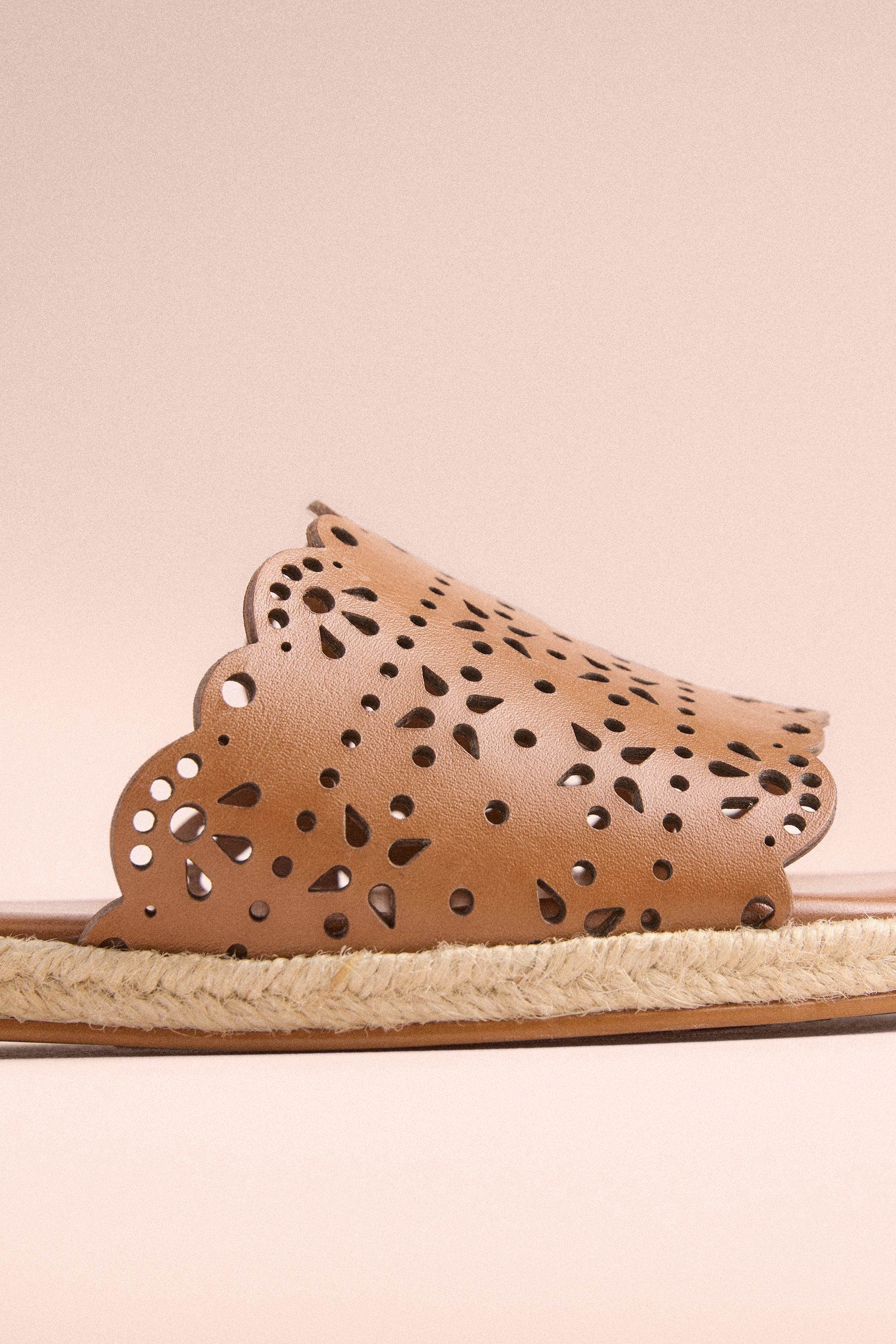 Next Runde Tabitha Simmons x Next Darcy Pantoletten Espadrille (1-tlg)