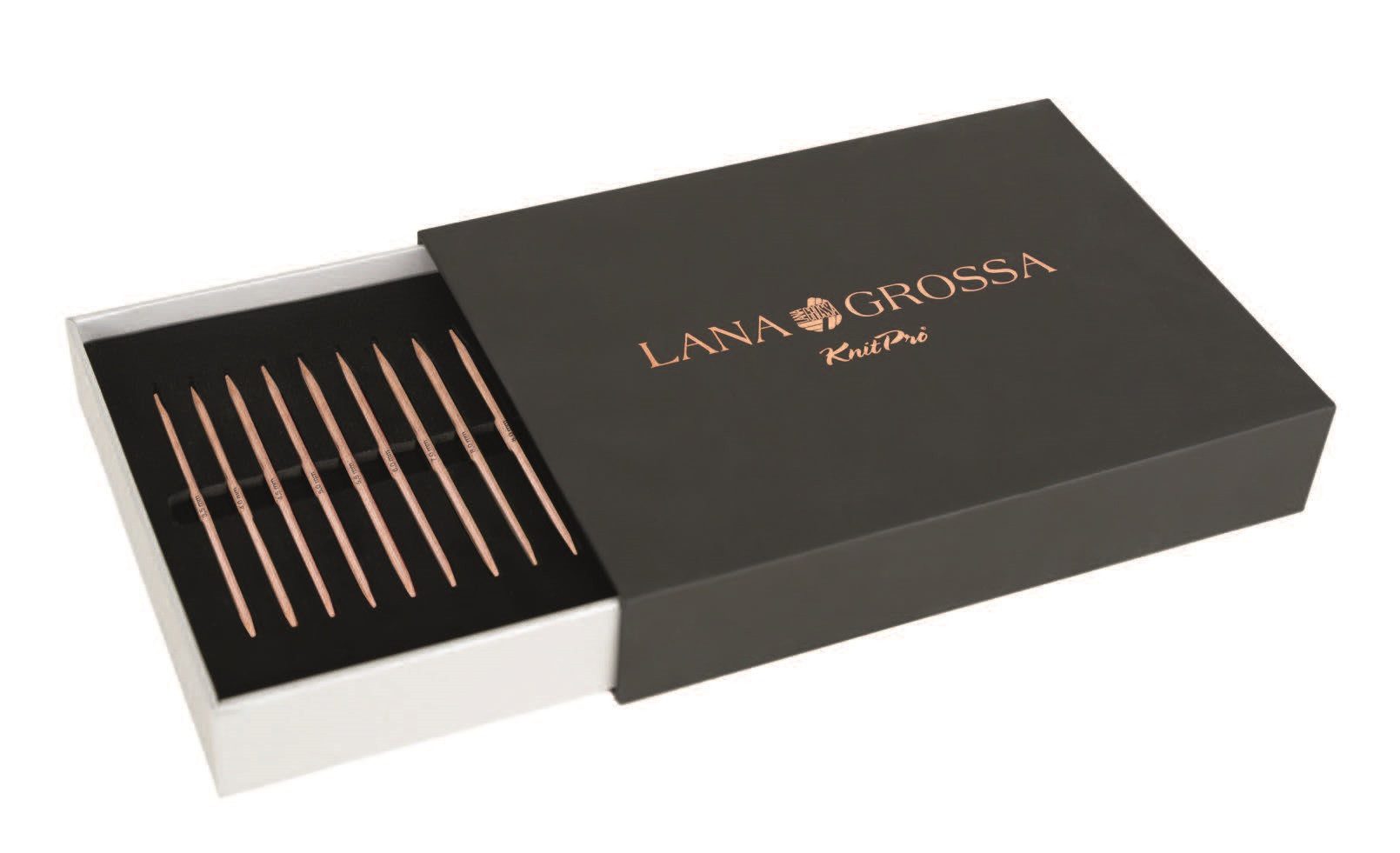 LANA GROSSA Rundstricknadeln Rundstricknadel-Set Buche Tanja Steinbach Edition 3,5 - 8,0 mm, Stricknadelset mit acht Nadelspitzenpaaren aus Holz 3,5 - 8,0 mm, Buchenholz, Schraubsystem, elegante Aufbewahrungsbox