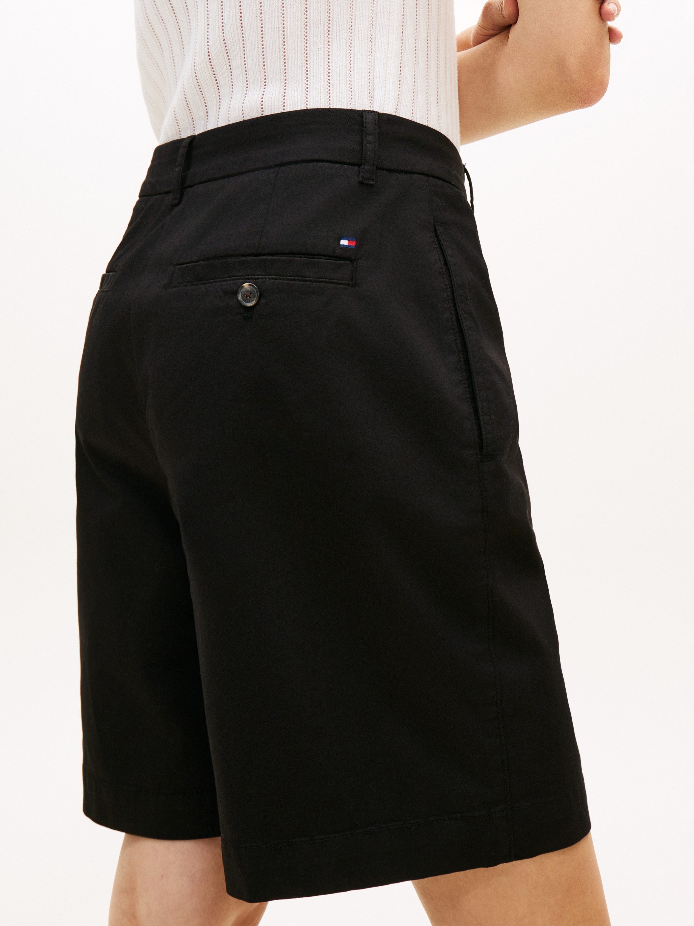 Tommy Hilfiger Chinoshorts CO GMD BLEND CHINO SHORT mit geknöpften Gesäßtaschen, Regular Fit