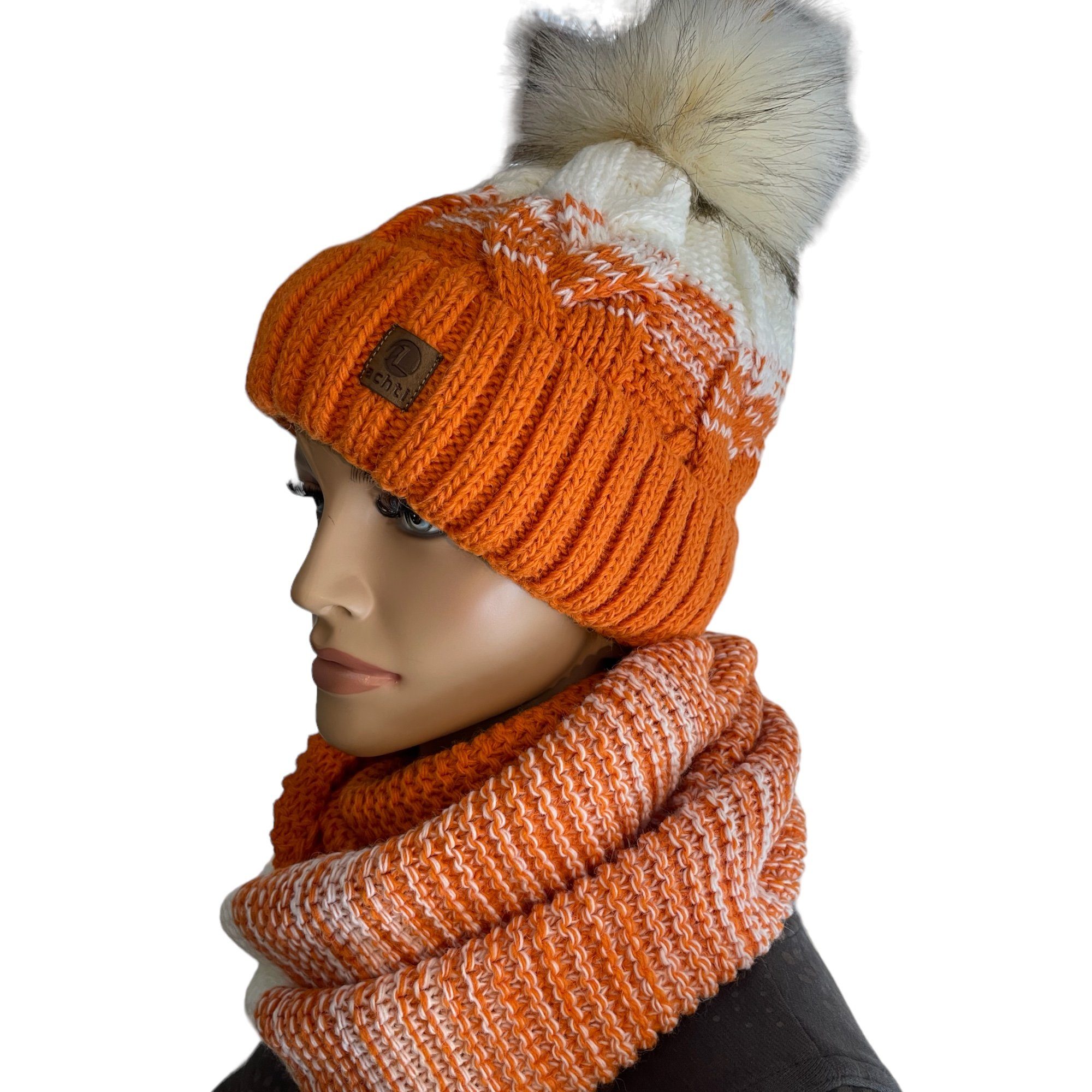 Taschen4life Bommelmütze Mütze & Schal Set achti 2469 (2er Set, Strickmütze & Loop) großer Bommel, Strick Beanie & Loopschal, Logo-Label