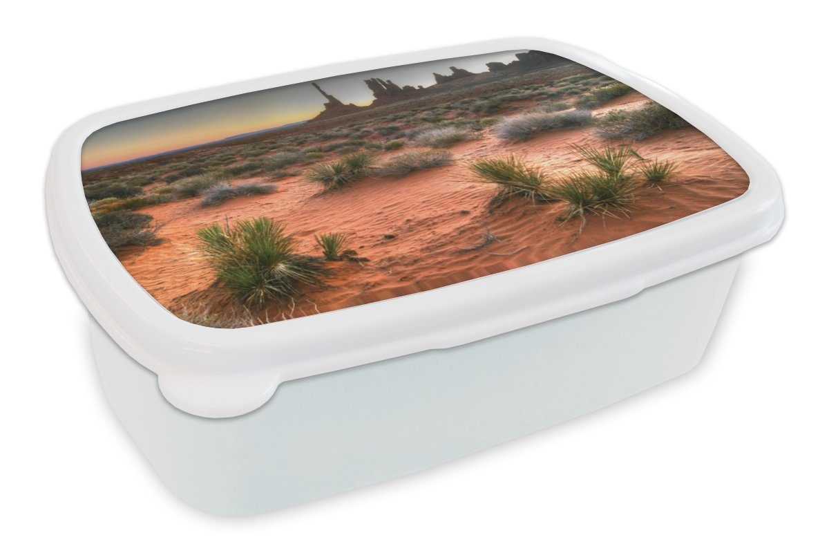 MuchoWow Lunchbox Sonnenaufgang am Totempfahl im Monument Valley in Amerika, Kunststoff, (2-tlg), Brotbox für Kinder und Erwachsene, Brotdose, für Jungs und Mädchen weiß