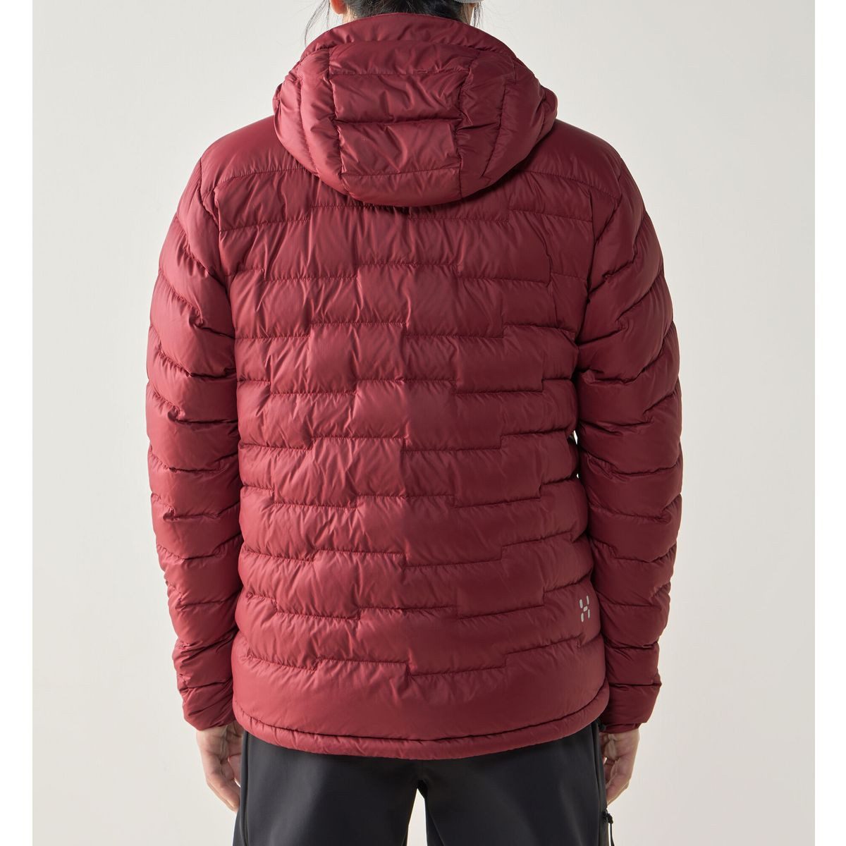 Haglöfs Daunenjacke ROC Flash Down Hood Men Wärmende Herrenjacke mit winddichtem Pertex®-Material, ideal für