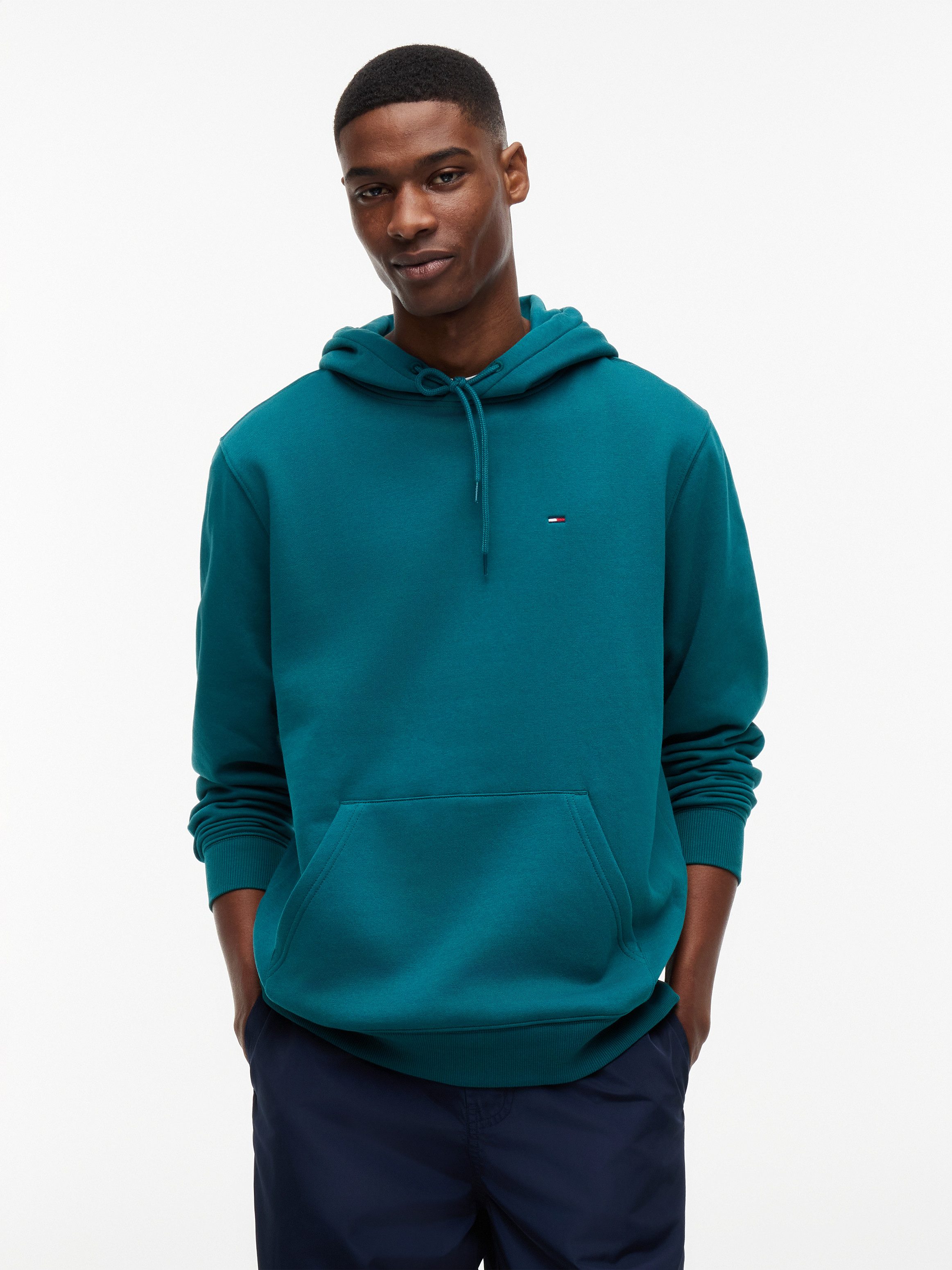 Tommy Jeans Hoodie TJM REGULAR FLAG mit bestickten Markenlogo auf Brusthöhe