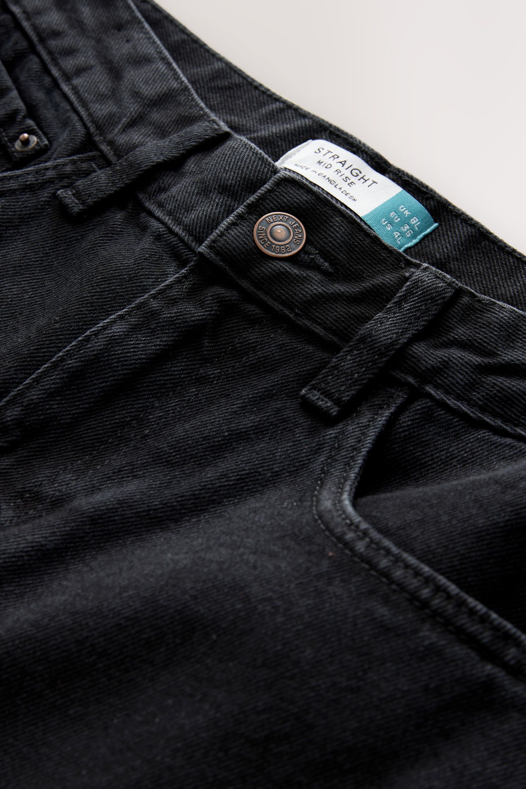 Next Straight-Jeans Jeans mit geradem Bein 100 % Baumwolle, Kurzgröße (1-tlg)