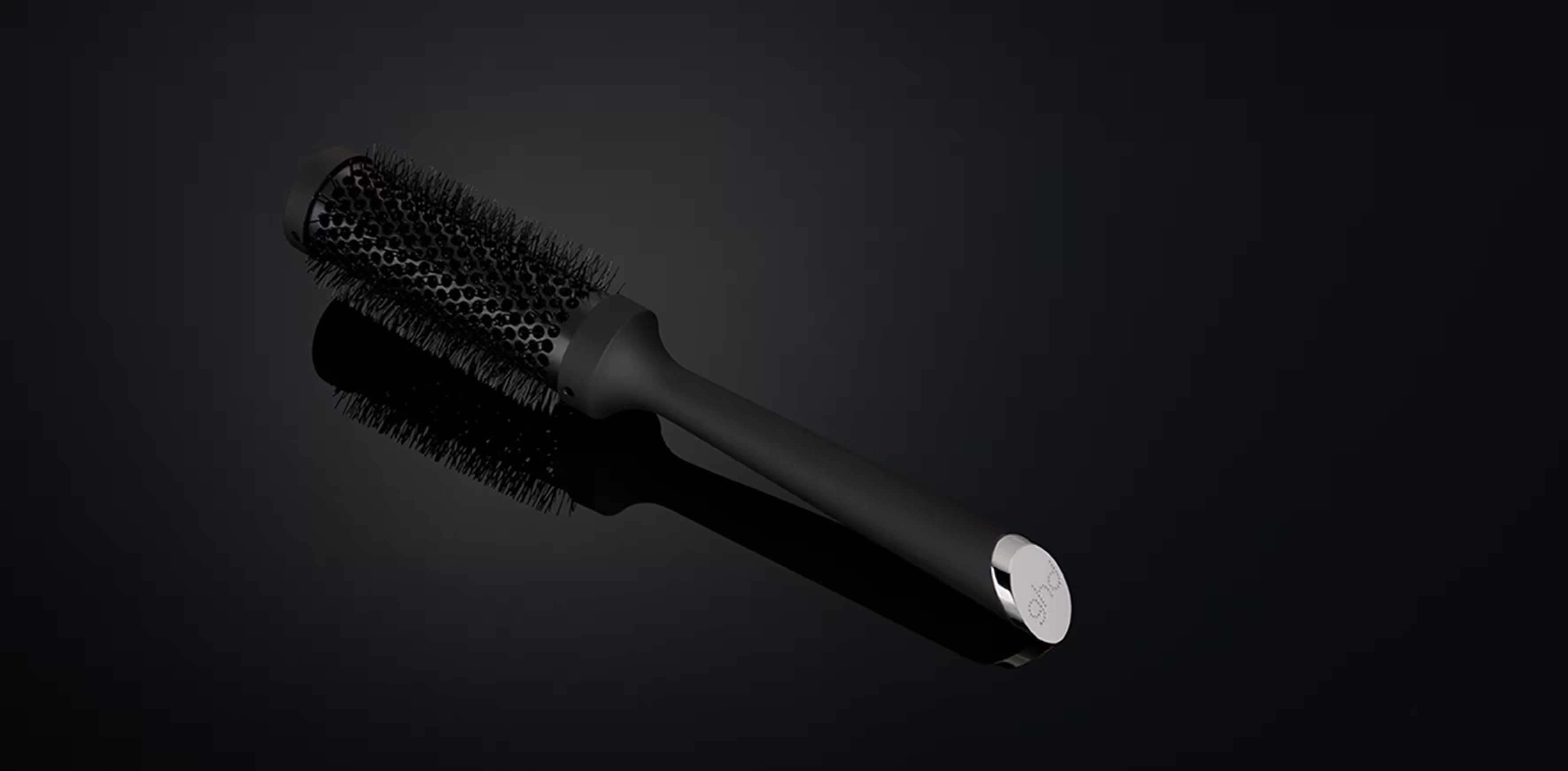 GHD Stylingbürste Ghd The Blow Dryer - Rundbürste - 35 mm, 1-tlg., Ihr Keramikkörper speichert die Föhnwärme