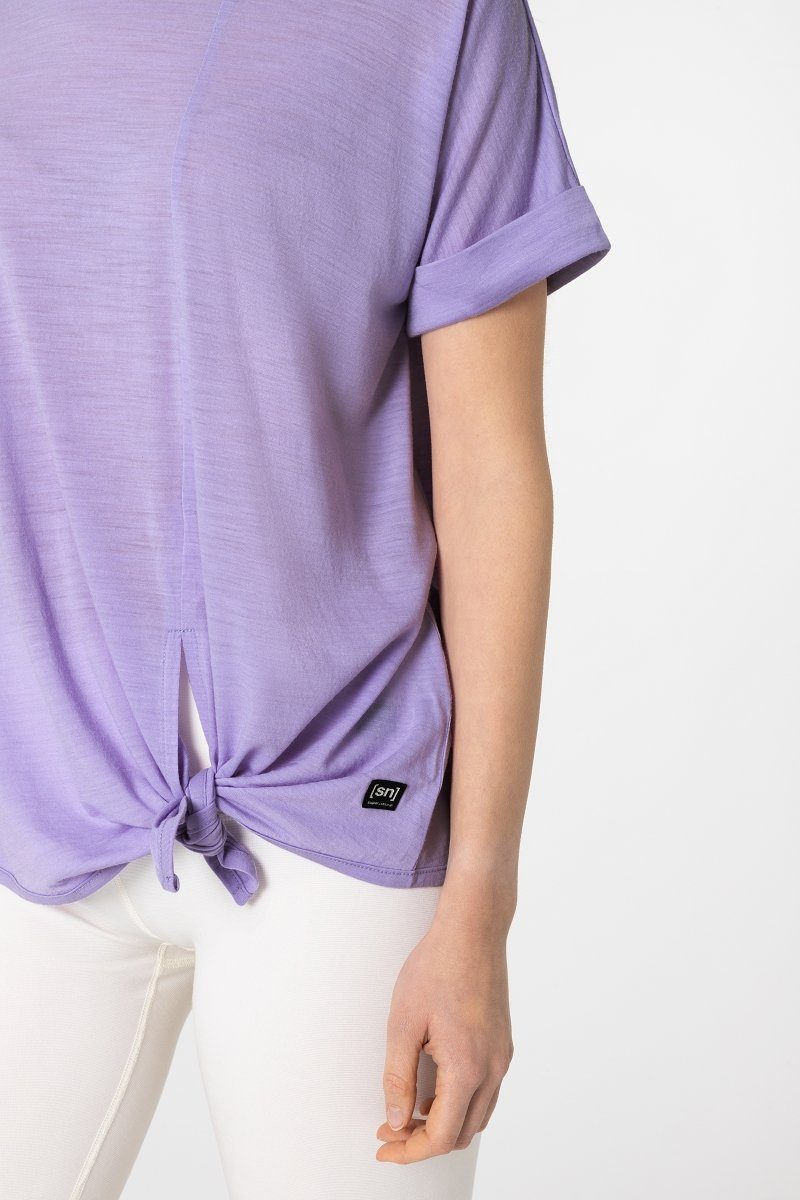 Knoten-Detail Merino-Materialmix T-Shirt Lavender TEE Merino T-Shirt mit KNOT JP Saum, W SUPER.NATURAL am feinster