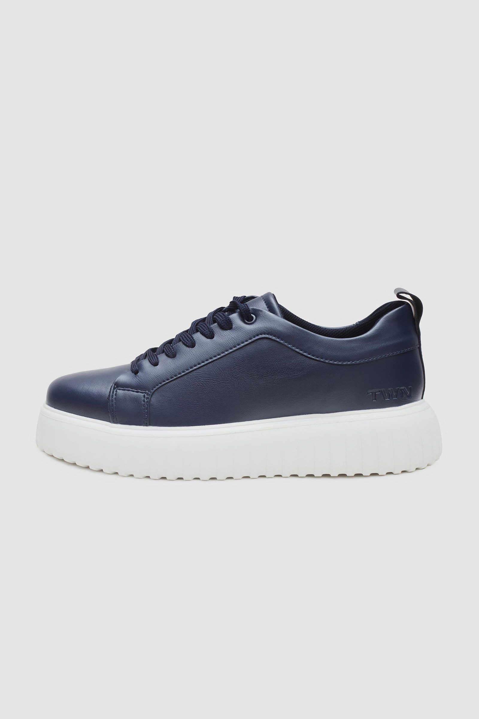 D'S DAMAT Schwarze Dicke Weiße Sohle Schnür-Sneaker Schnürschuh