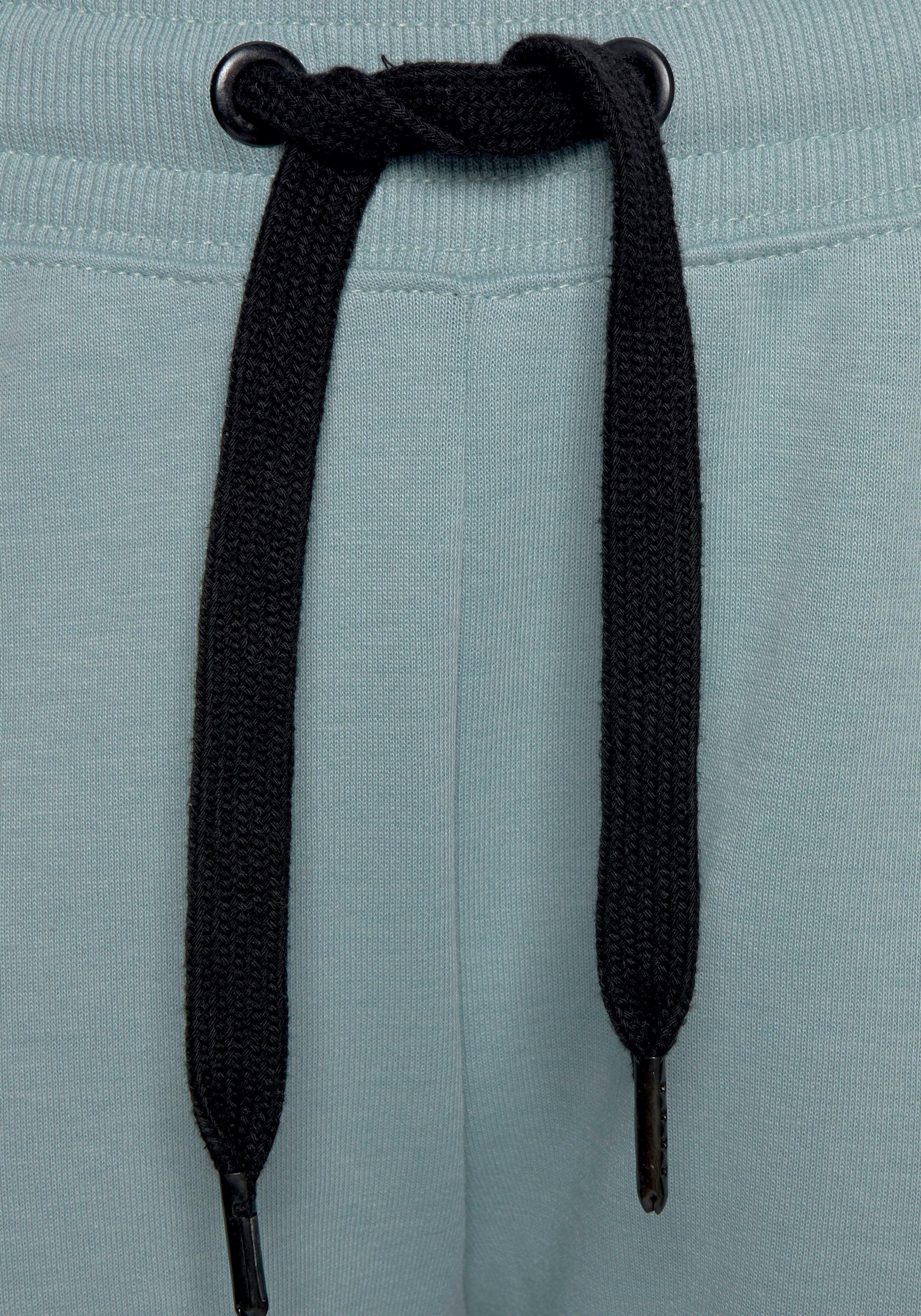 Loungewear Bench. und Bein, mint-schwarz Loungeanzug Loungehose Seitenstreifen mit geradem