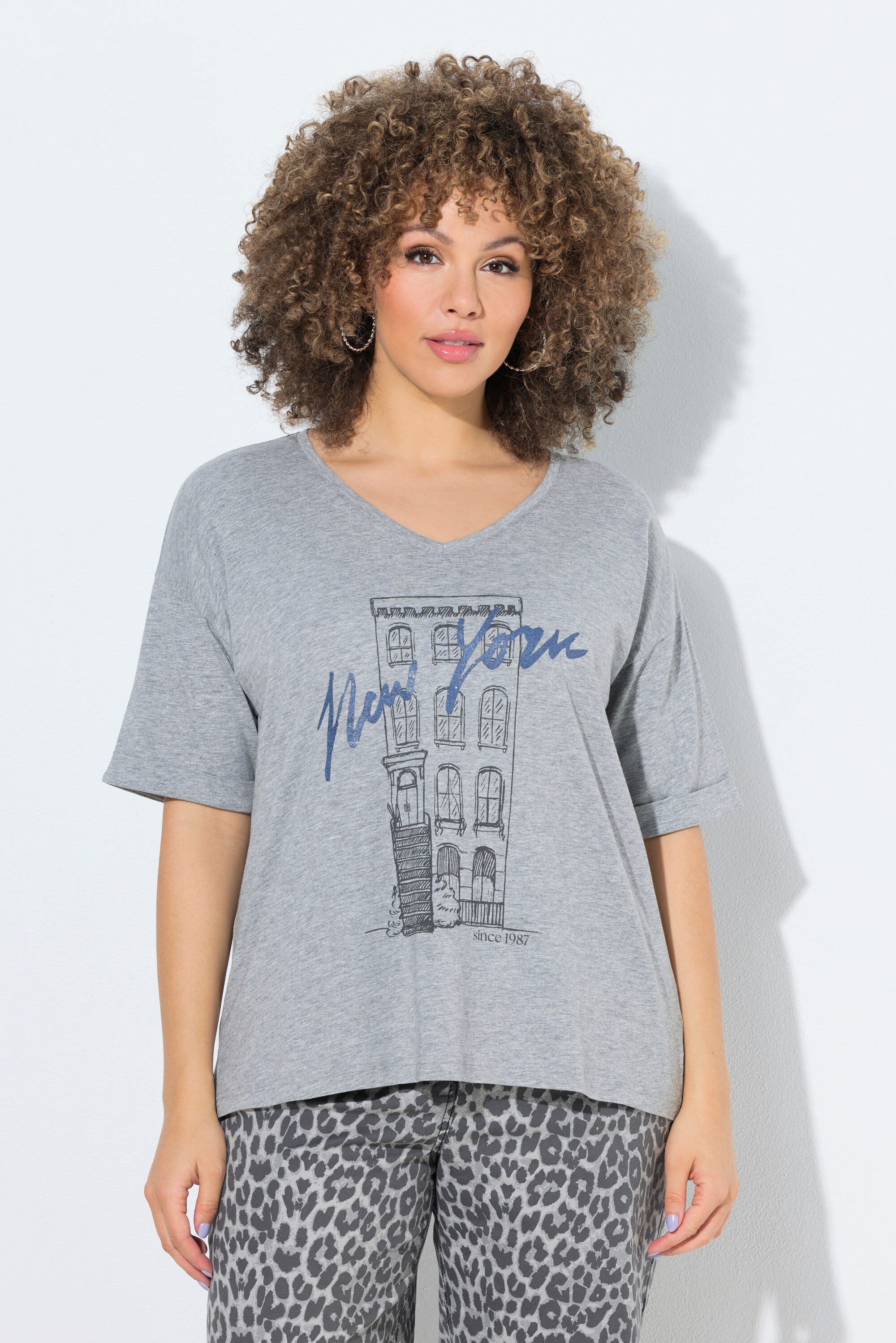 Ulla Popken T-Shirt T-Shirt New York Oversized V-Ausschnitt Halbarm