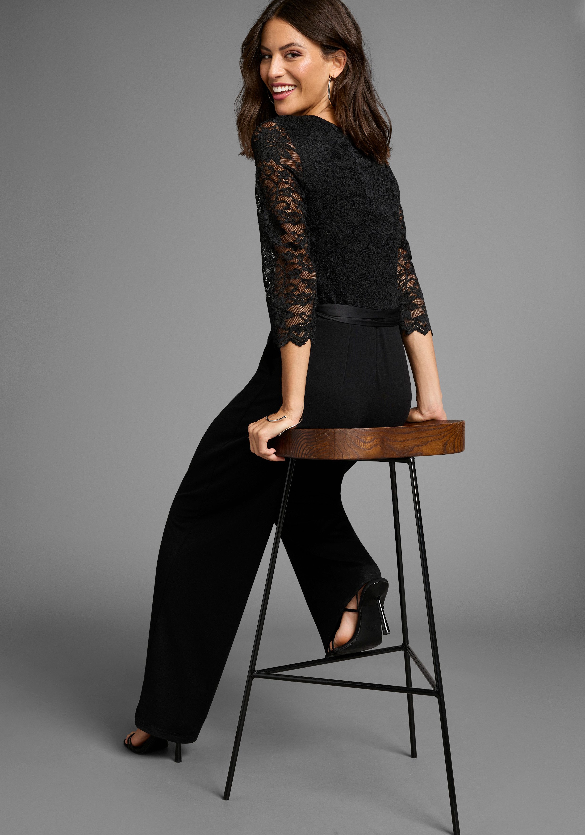 Laura Scott Jumpsuit mit Spitzenoberteil und Satin-Bindegürtel günstig online kaufen