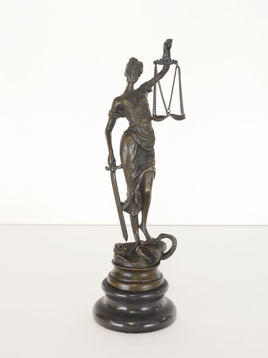 AFG Dekoobjekt Bronze-Skulptur: Ausdrucksstarke Justitia auf edlem Marmor