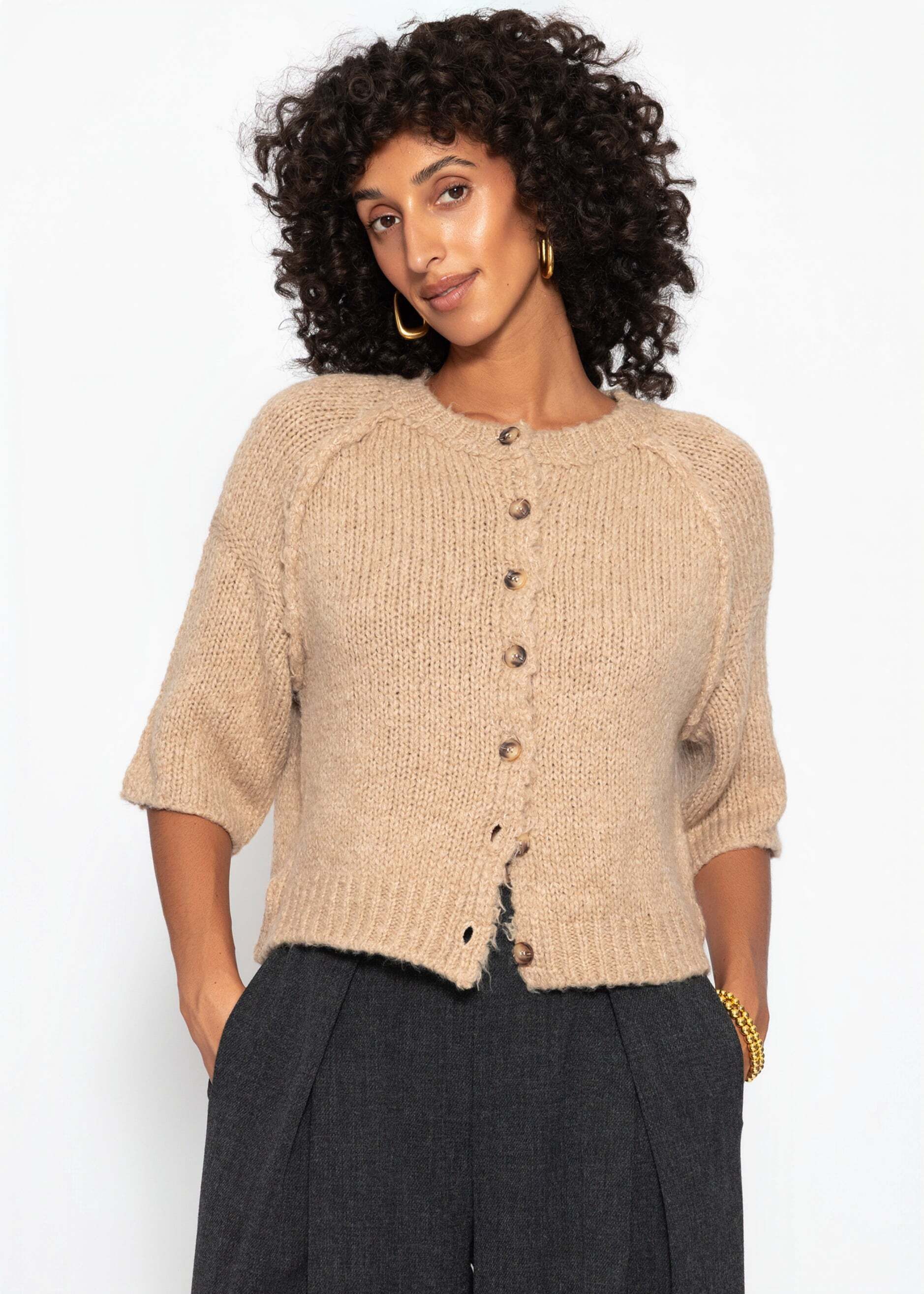 SASSYCLASSY Cardigan Kurzarm Cardigan mit Außennähten Damen Weicher Strickjacke mit Rundhalsausschnitt und Knopfleiste Rostrot