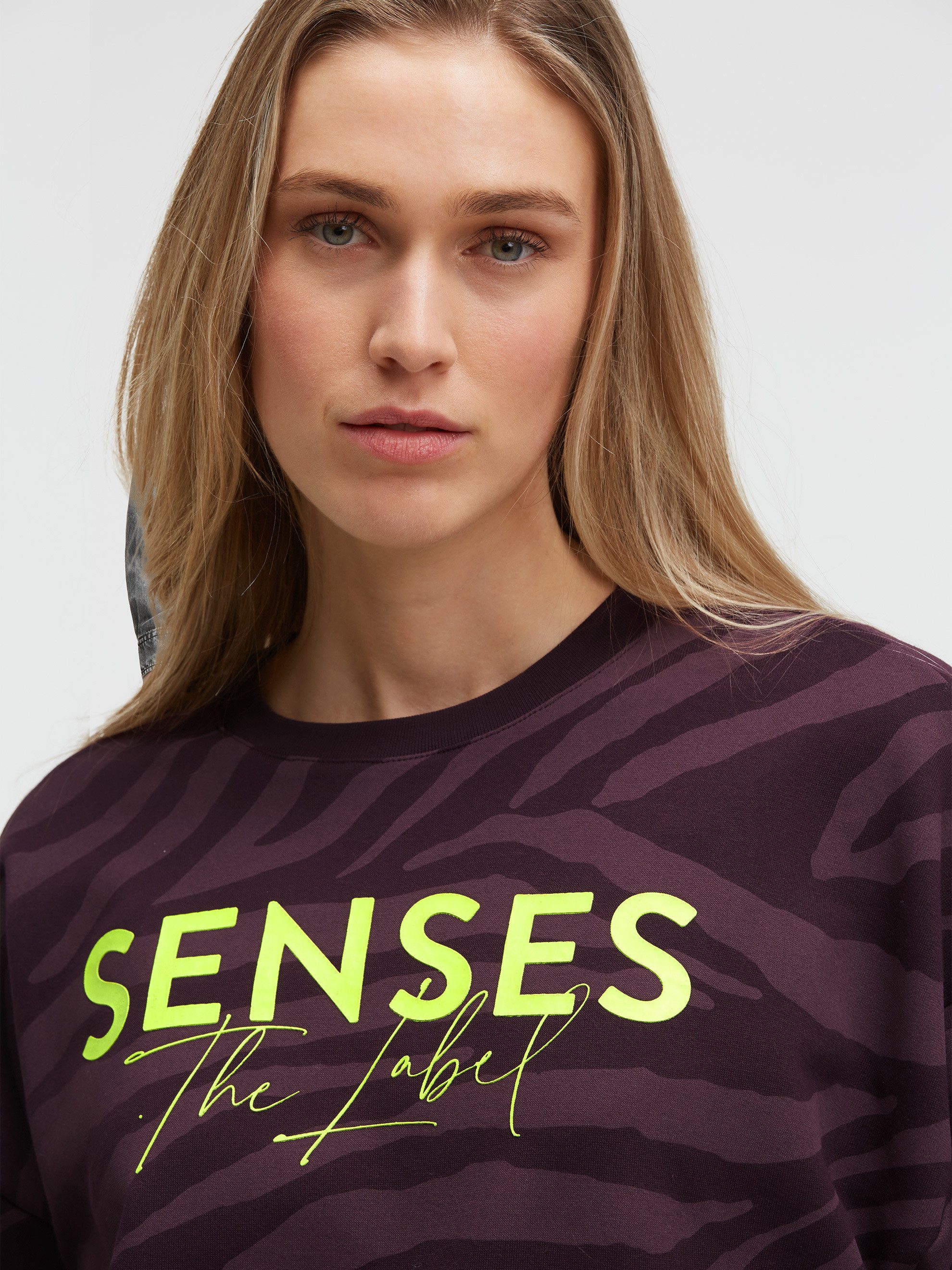 SENSES.THE LABEL Sweater mit überschnittener Schulter – Bild 4 von 5