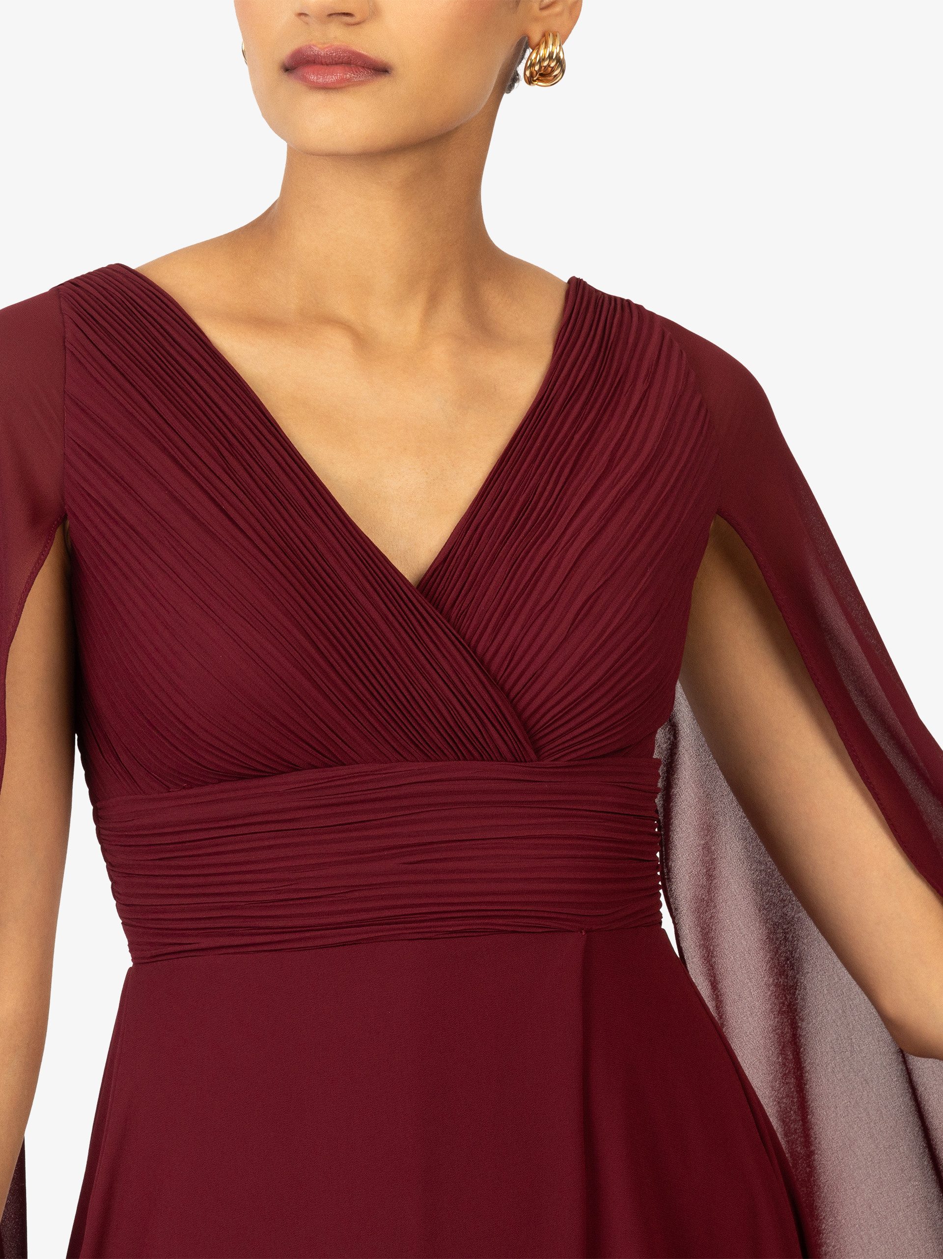 Kraimod Abendkleid aus hochwertigem Polyester Material mit Capeärmel
