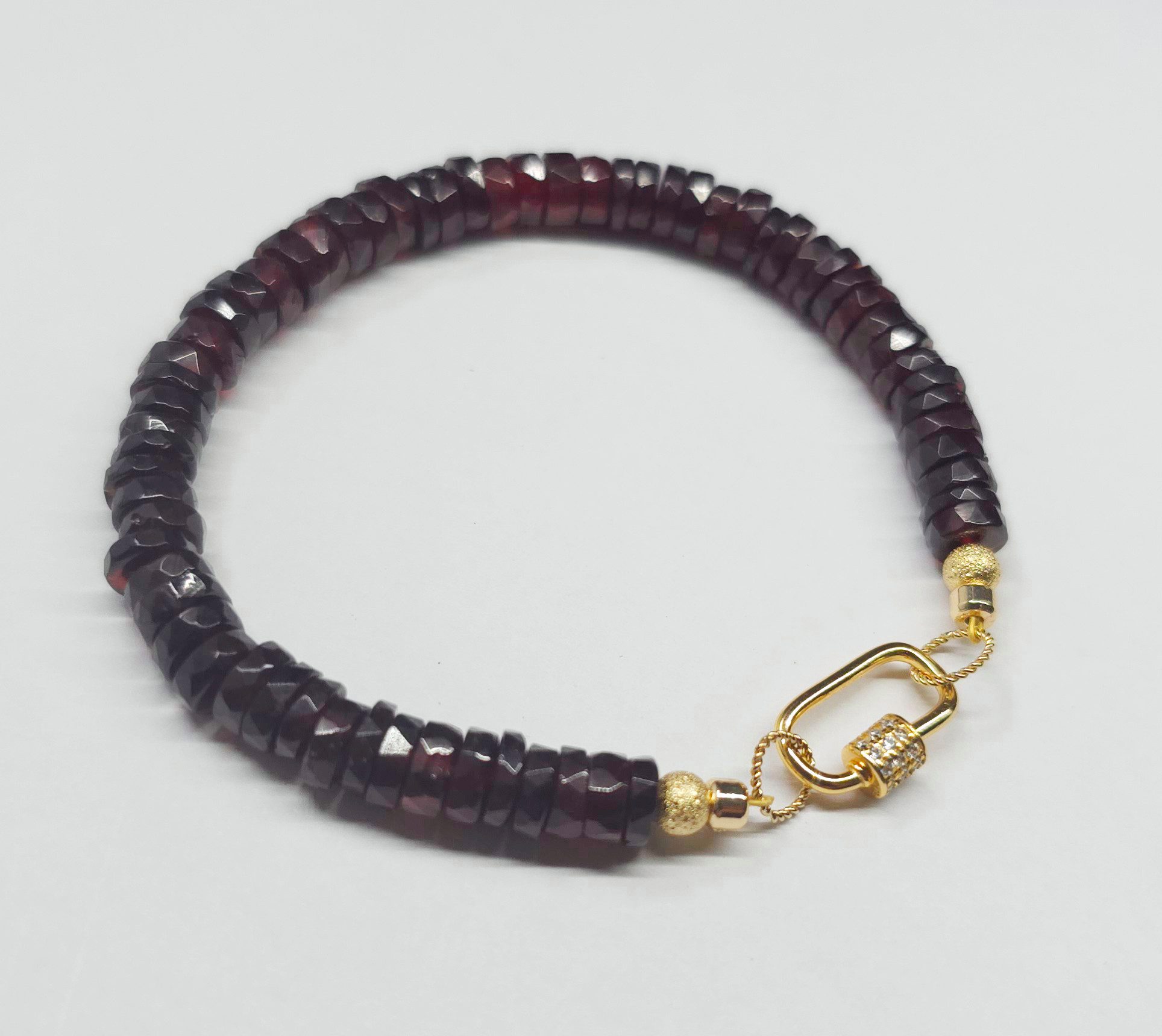 GOLDEN Perlenarmband Granat Armband Damen Vergoldetes 925 Silber Handgemacht Edelstein