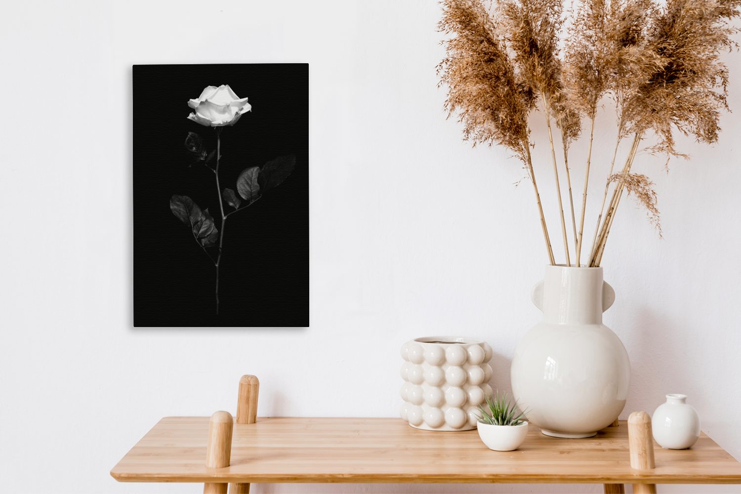 OneMillionCanvasses® Leinwandbild Eine weiße Rose auf schwarzem Hintergrund - schwarz und weiß, (1 St), Leinwandbild fertig bespannt inkl. Zackenaufhänger, Gemä – Bild 3 von 5