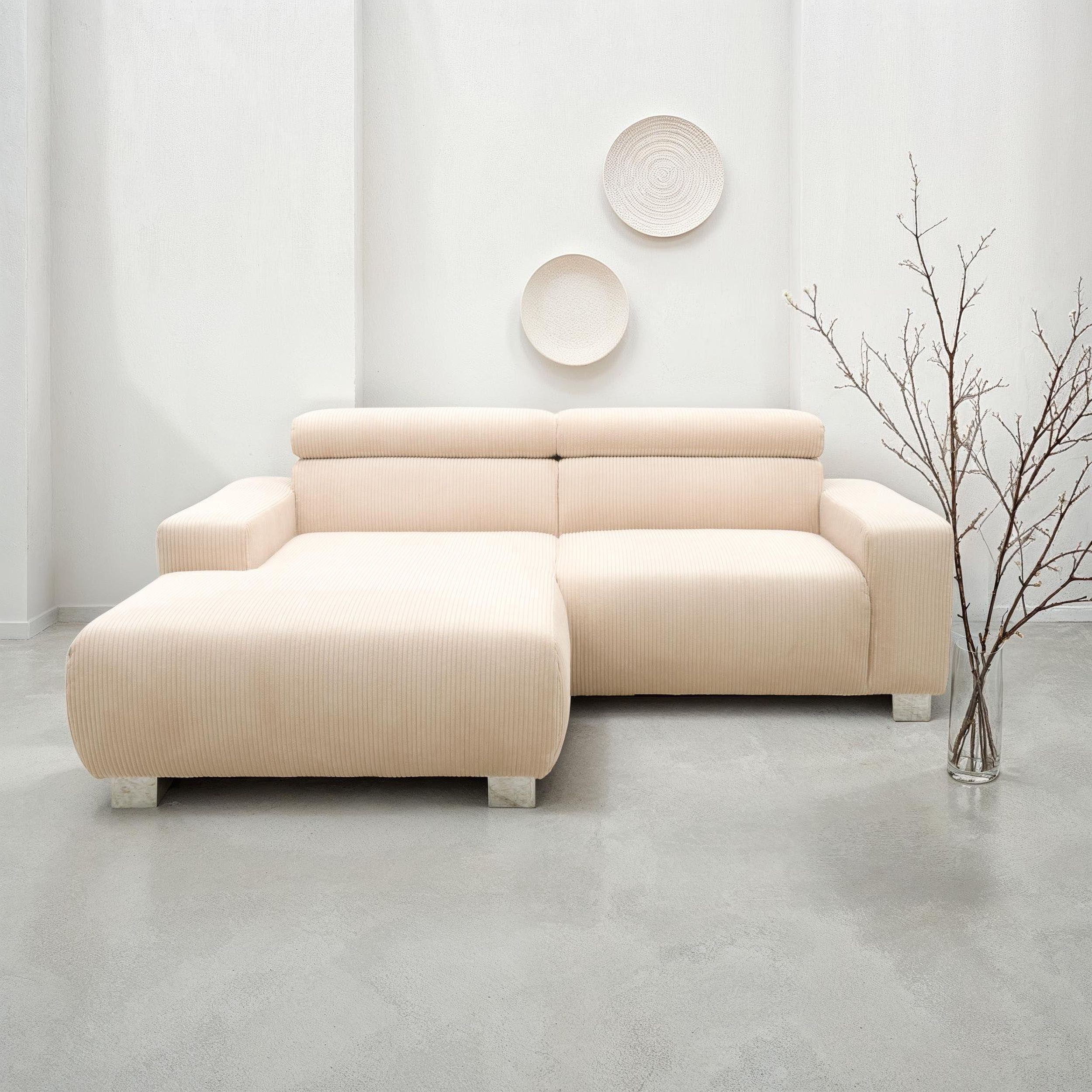 DOMO collection Ecksofa 100030 inkl. Kopfteilverstellung, guter Sitzkomfort, Cordbezug, L-Form, mit komfortabler Wellenunterfederung, ideal für kleine Räume