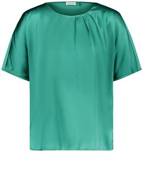 GERRY WEBER Kurzarmshirt Fließendes Blusenshirt mit Material-Patch
