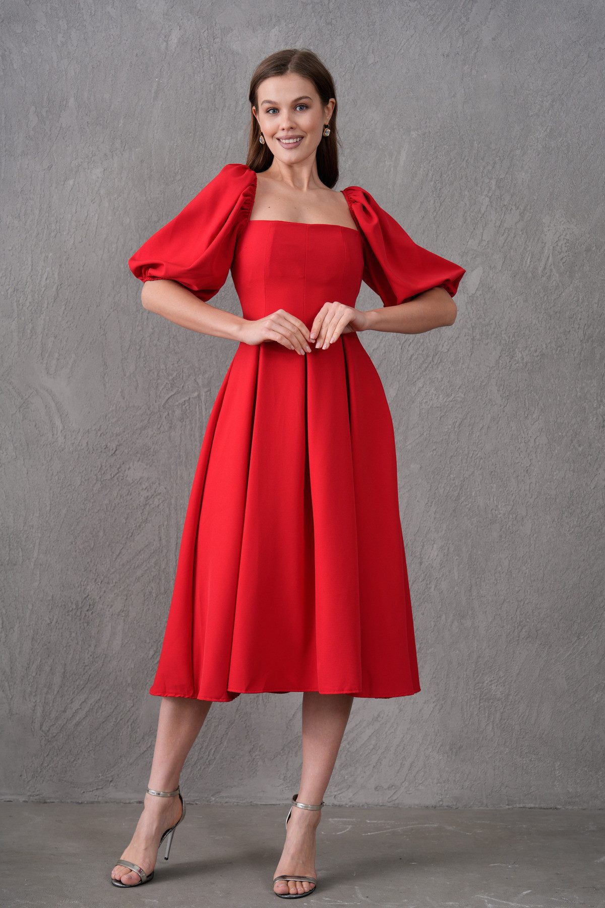 Abendkleid Trägerloses, kurzärmeliges, ausgestelltes Midikleid mit Ausschnitt