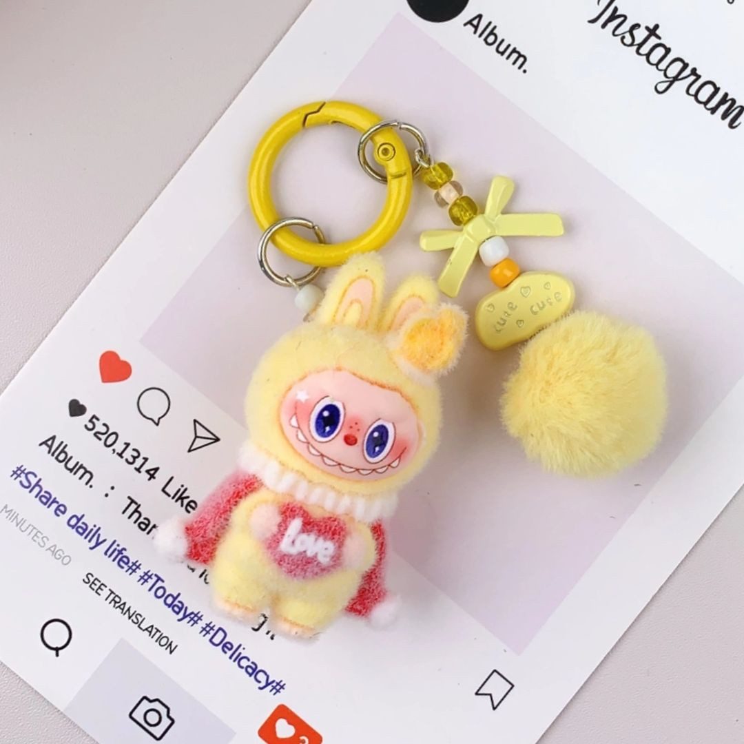 suebidou Schlüsselanhänger Niedlicher Labubu inspirierter Schlüsselanhänger 'Love' (ein Schlüsselanhänger ca. 10 cm), nachhaltig, kreativ