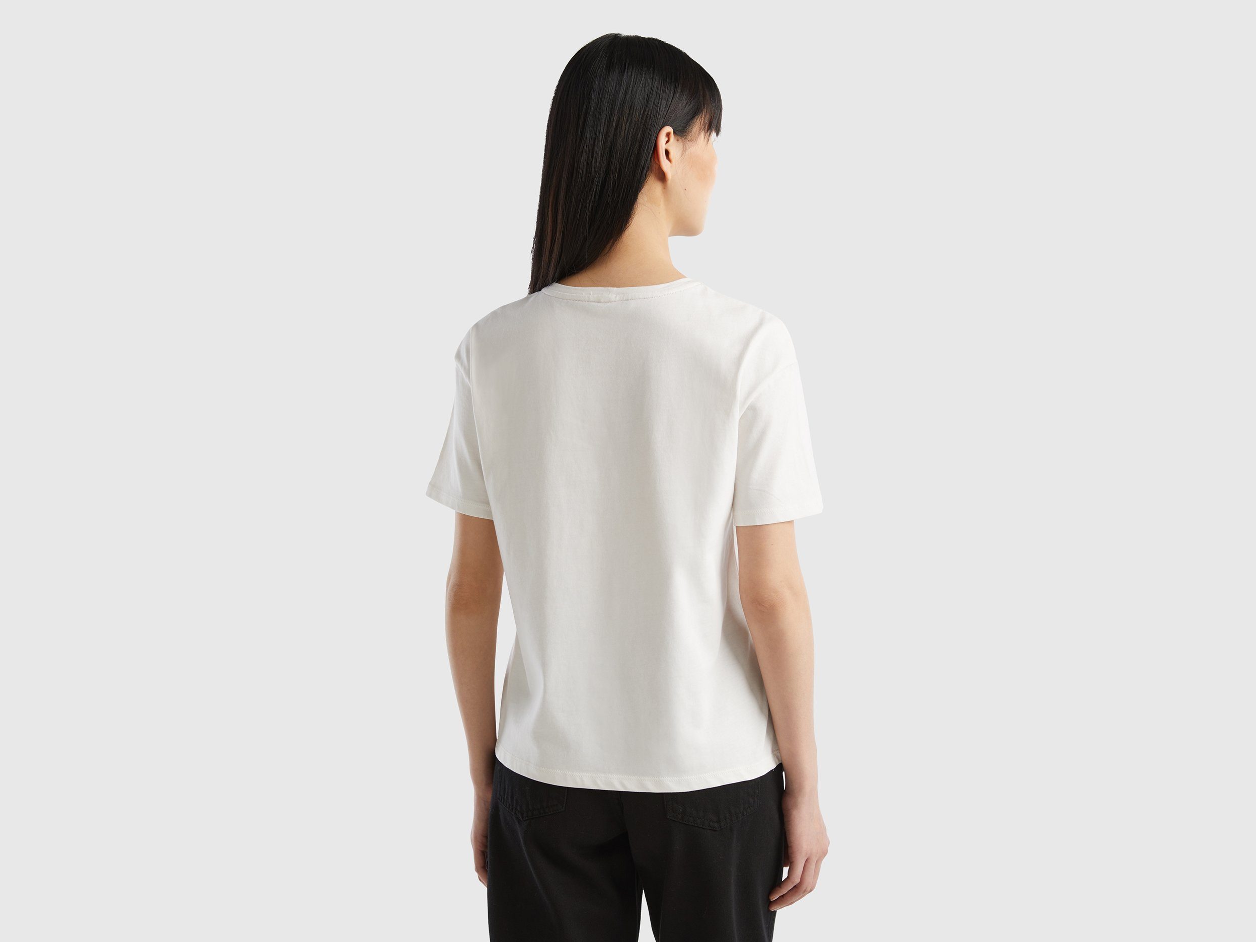 United Colors of Benetton T-Shirt mit mehrfarbiger Blumenstickerei günstig online kaufen