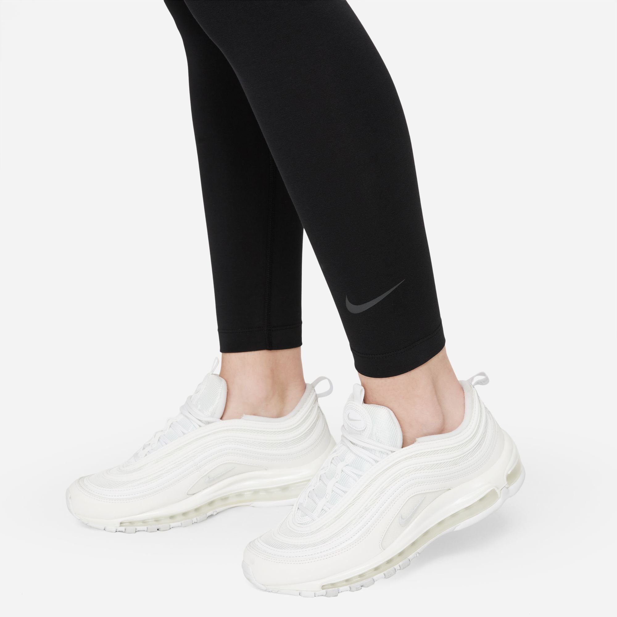 Nike Sportswear Leggings W NSW CLUB HW LGGNG mit Logodruck und Logoschriftzügen