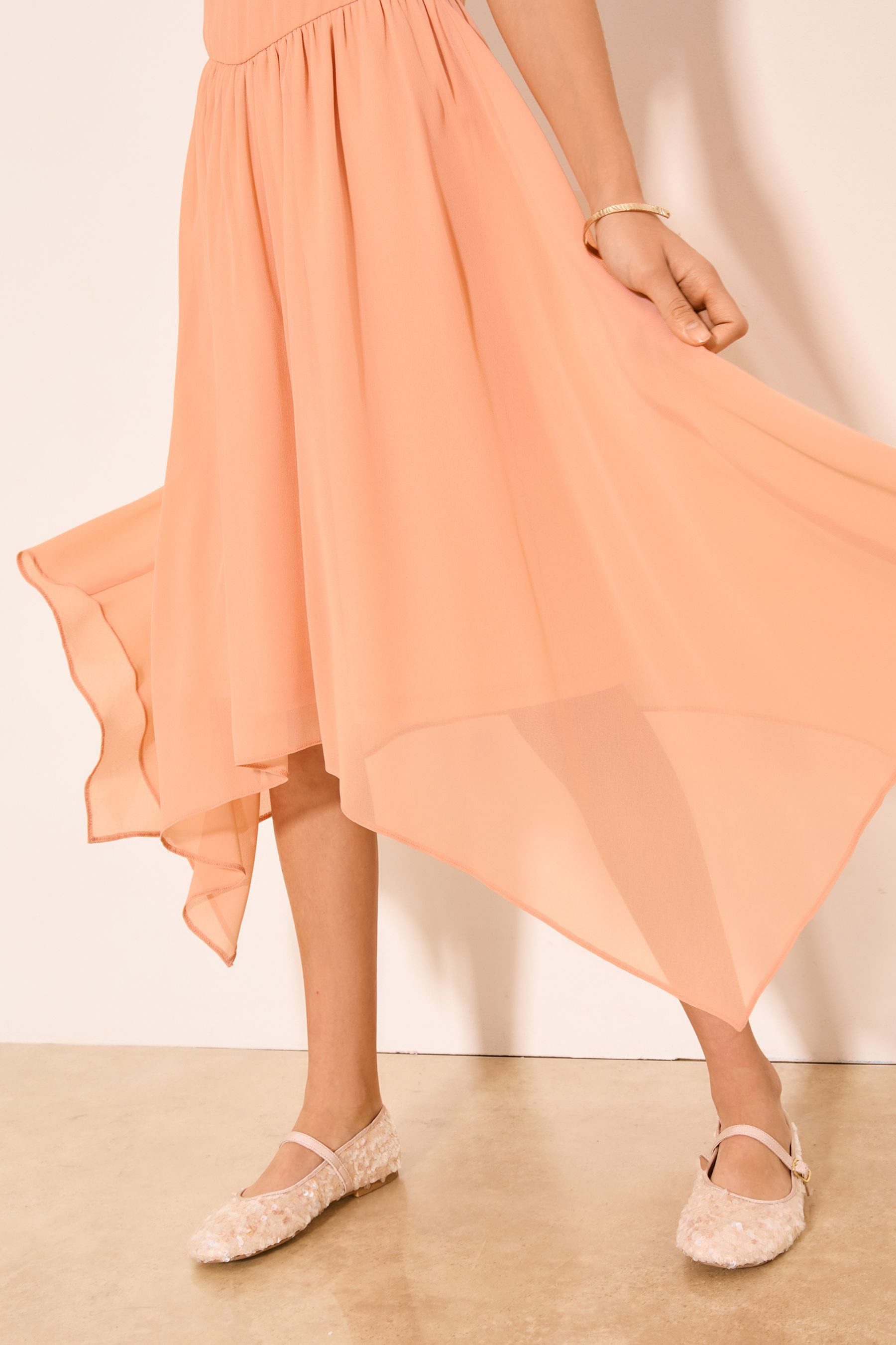 LIPSY Partykleid Lipsy festliches Neckholder-Kleid mit Zipfelsaum (1-tlg)