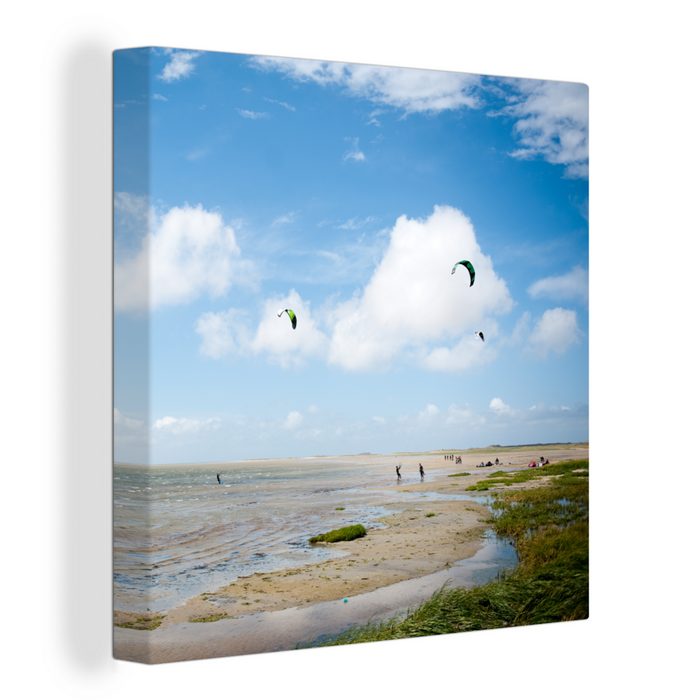 OneMillionCanvasses® Leinwandbild Menschen beim Kitesurfen auf Terschelling (1 St) Leinwand Bilder für Wohnzimmer Schlafzimmer