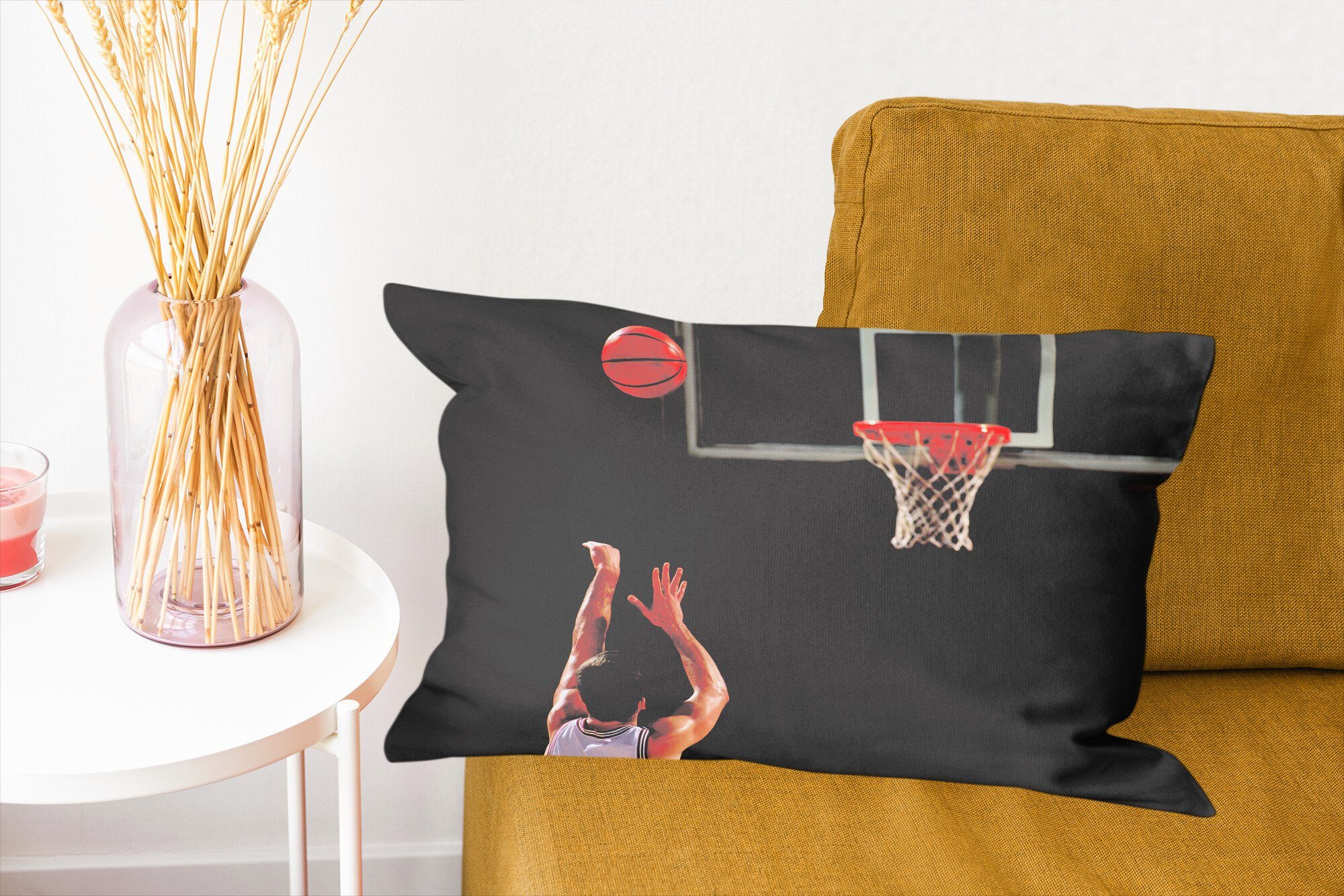 Füllung, mit Ball Korb, aus den Ferne Wohzimmer Ein der MuchoWow Dekoration, den wirft in Dekokissen Basketballspieler Zierkissen, Schlafzimmer Dekokissen