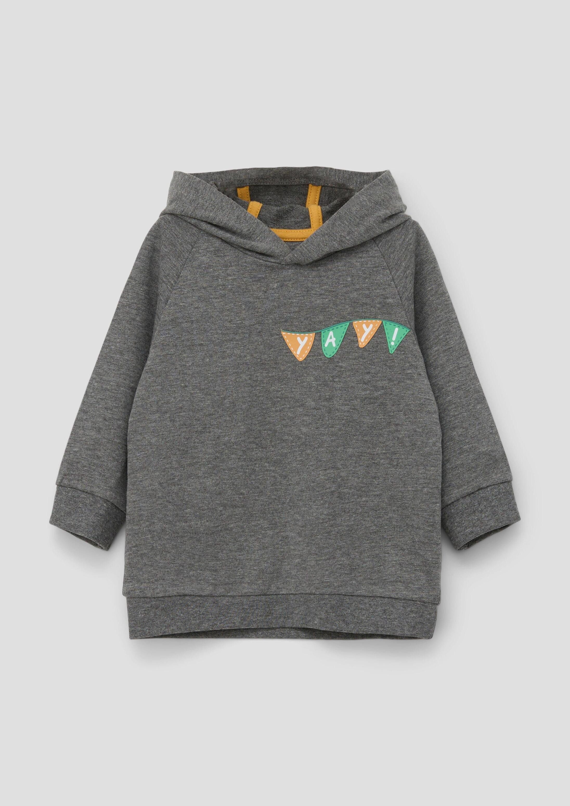 s.Oliver Sweatshirt Sweatshirt Kapuzensweater mit gummiertem Print-Detail