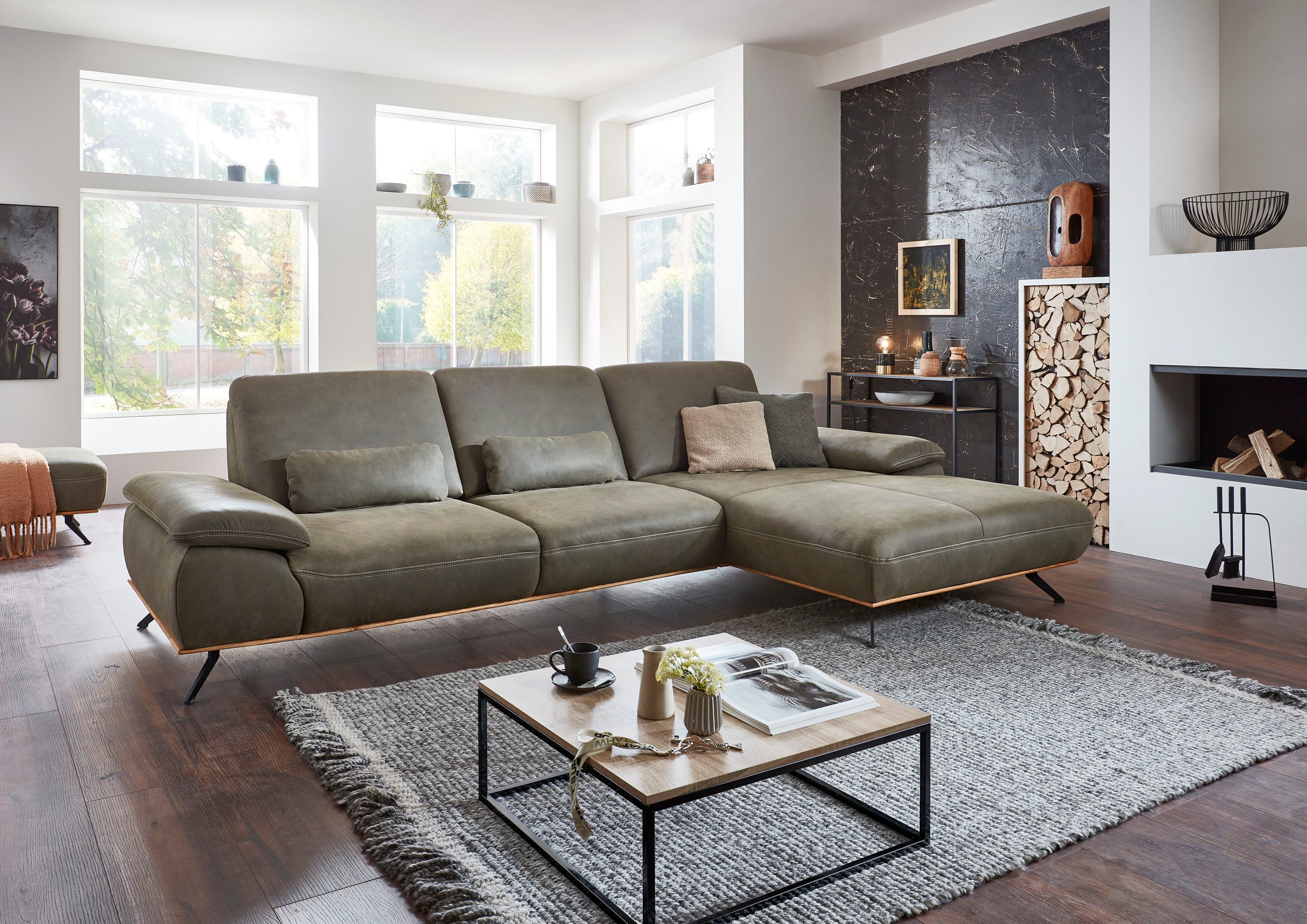 Die PlanBar Ecksofa PN-EM18063 L-Form, B: 322 cm, wahlweise mit echt bezogenem Rücken und Sitztiefenverstellung