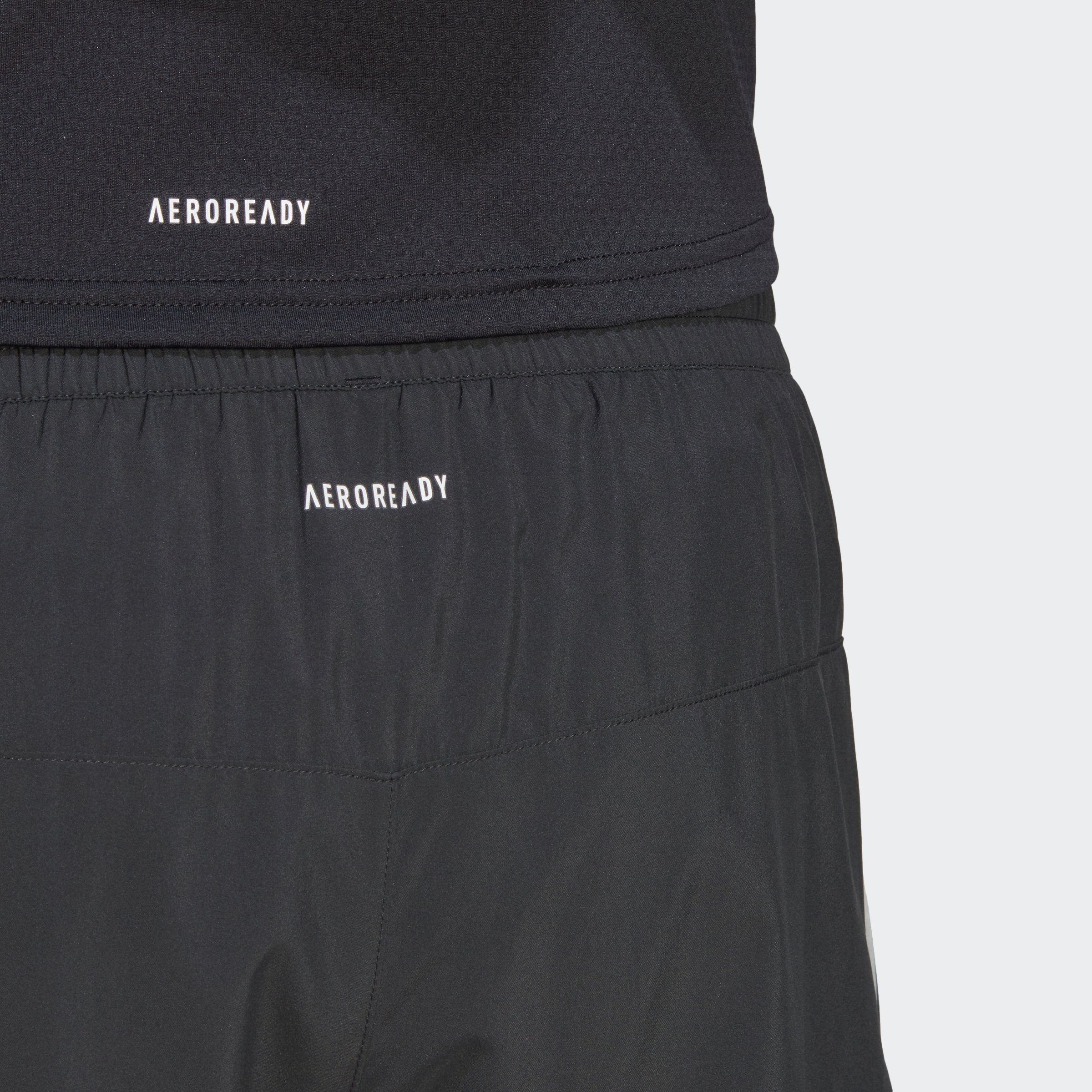 adidas / ICONS Laufshorts 3STREIFEN Black (1-tlg) Performance RUN SHORTS Carbon