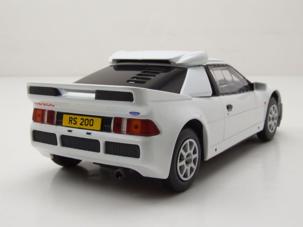 Whitebox Modellauto Ford RS 200 1984 weiß, Maßstab 1:24