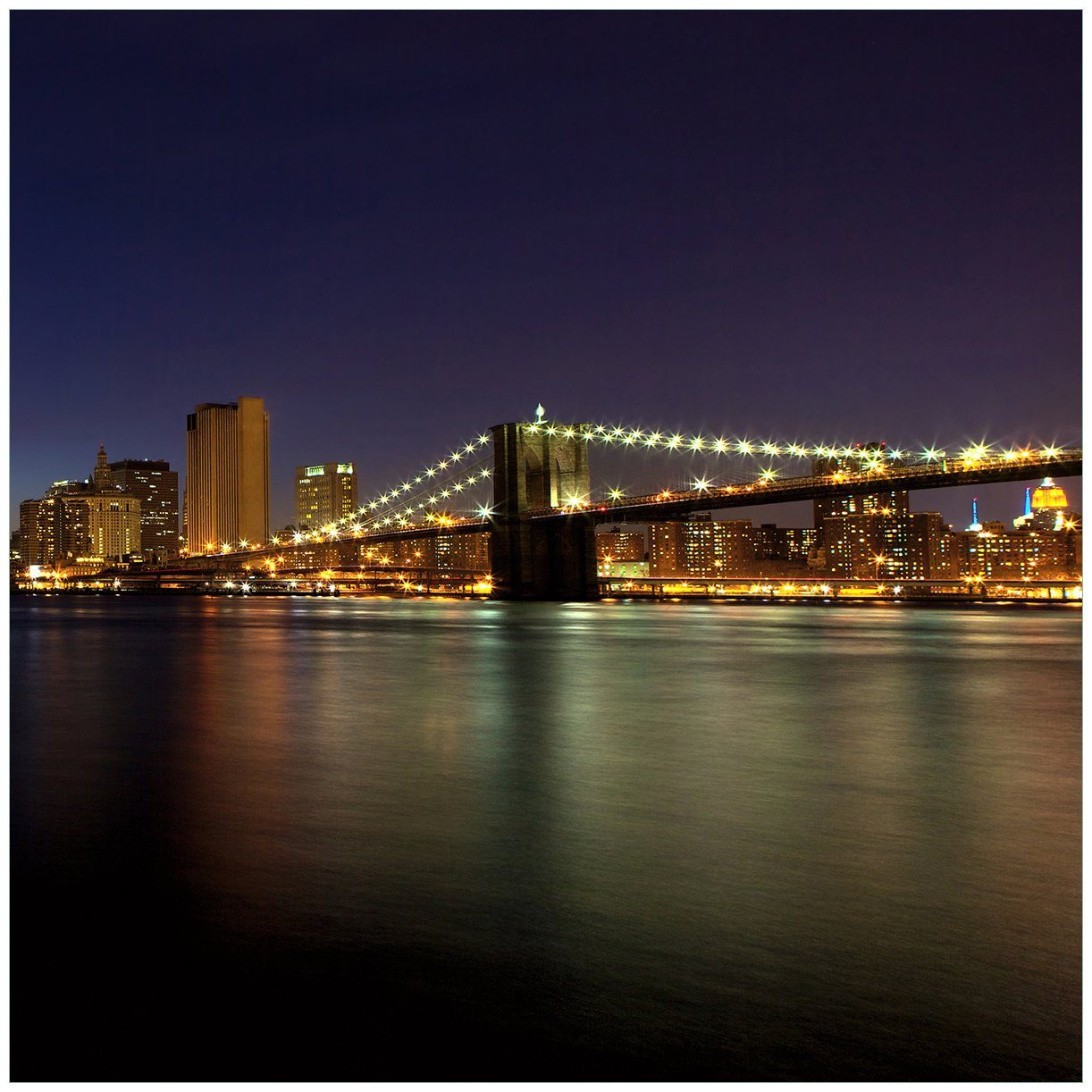 Wallario Tischplatte New York Skyline - Brooklyn Bridge und Manhattan am Abend (1 St), für Ikea Lack Tisch geeignet