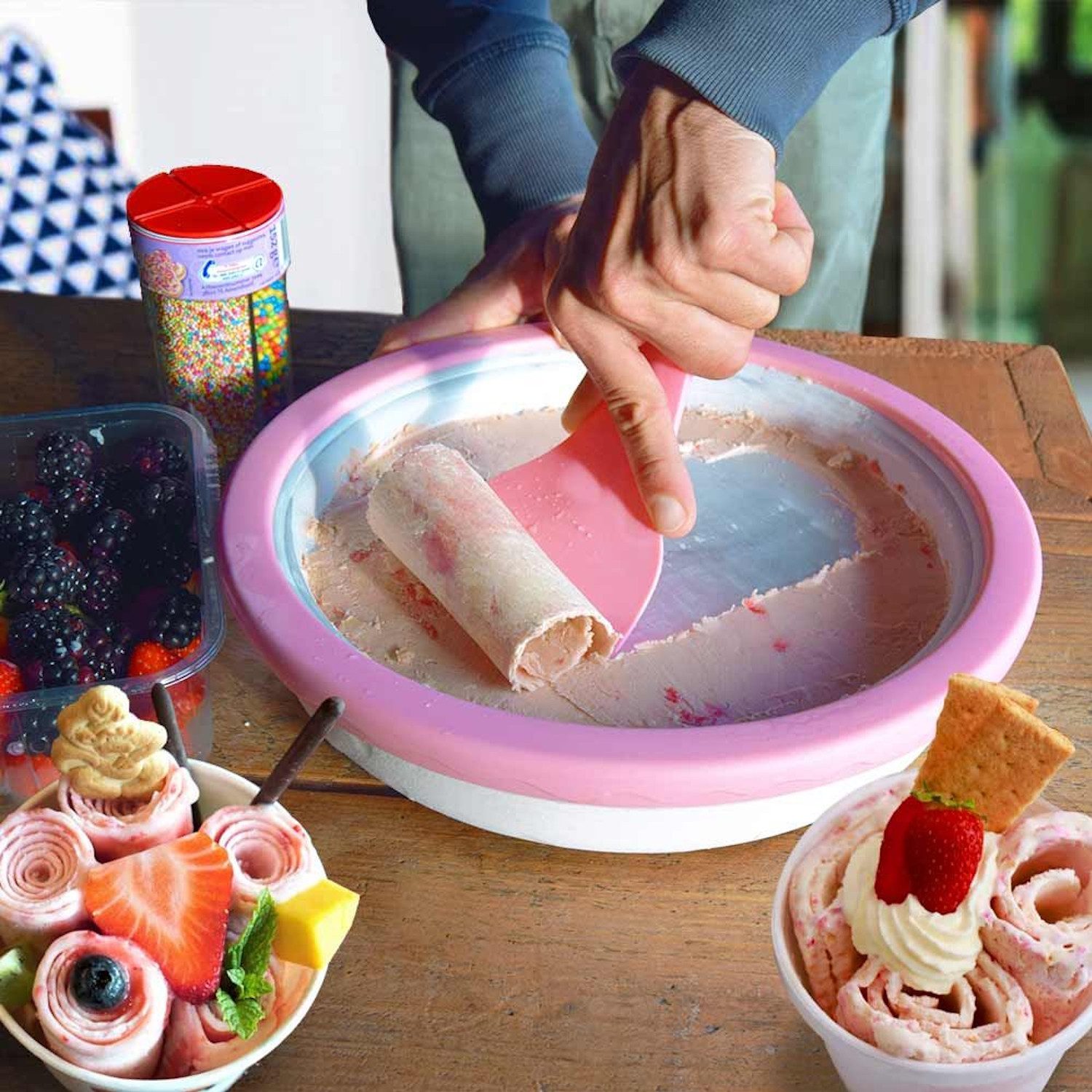 Slush Maker Ice Rolls Maschine Eismaschine Küchengadget mit zwei Spachteln und