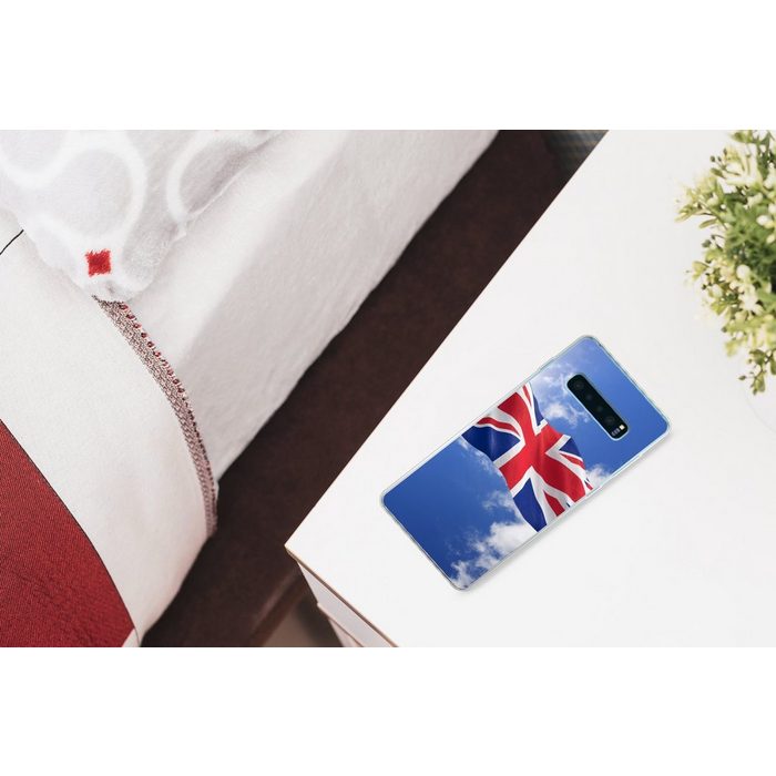 MuchoWow Handyhülle Die Flagge des Vereinigten Königreichs weht am Himmel Phone Case Handyhülle Samsung Galaxy S10+ Silikon Schutzhülle FN11340