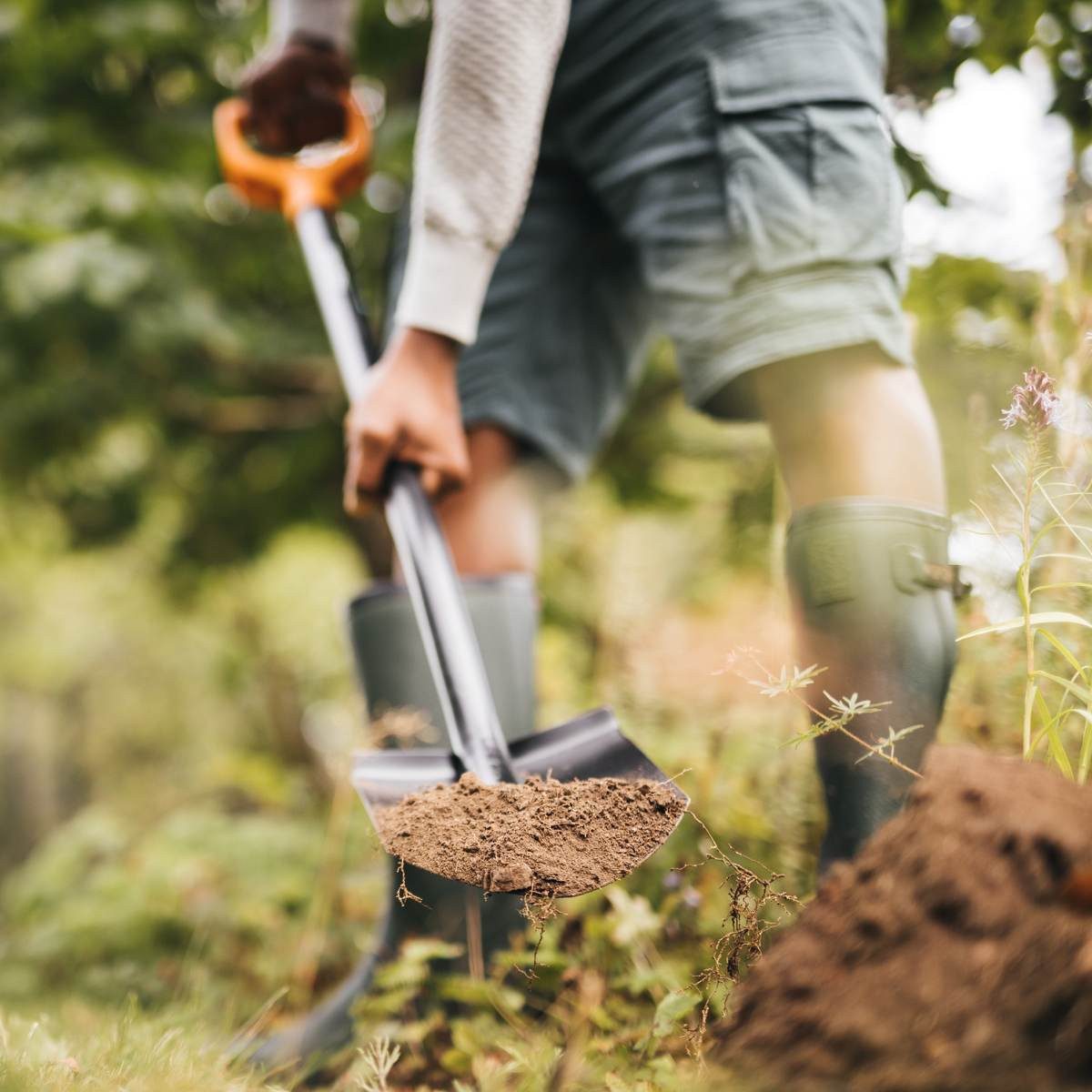 Fiskars Spaten FISKARS Solid Gartenspaten spitz, schwarz, Spaten für Bodenarbeiten