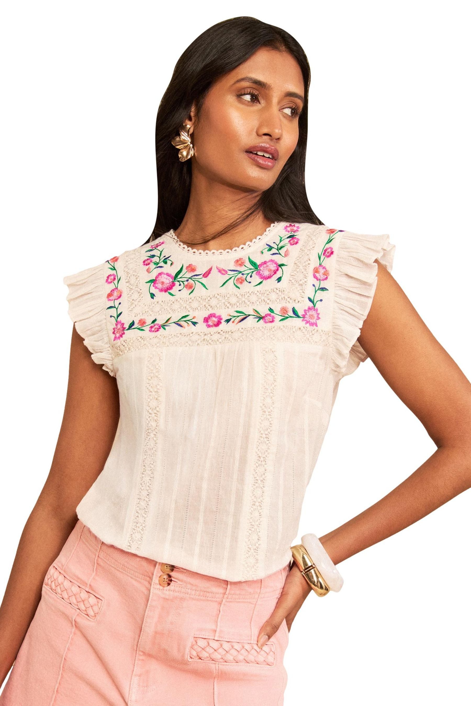 Love & Roses Blusentop Love & Roses Bluse mit Stickerei und Flatterärmel (1-tlg)