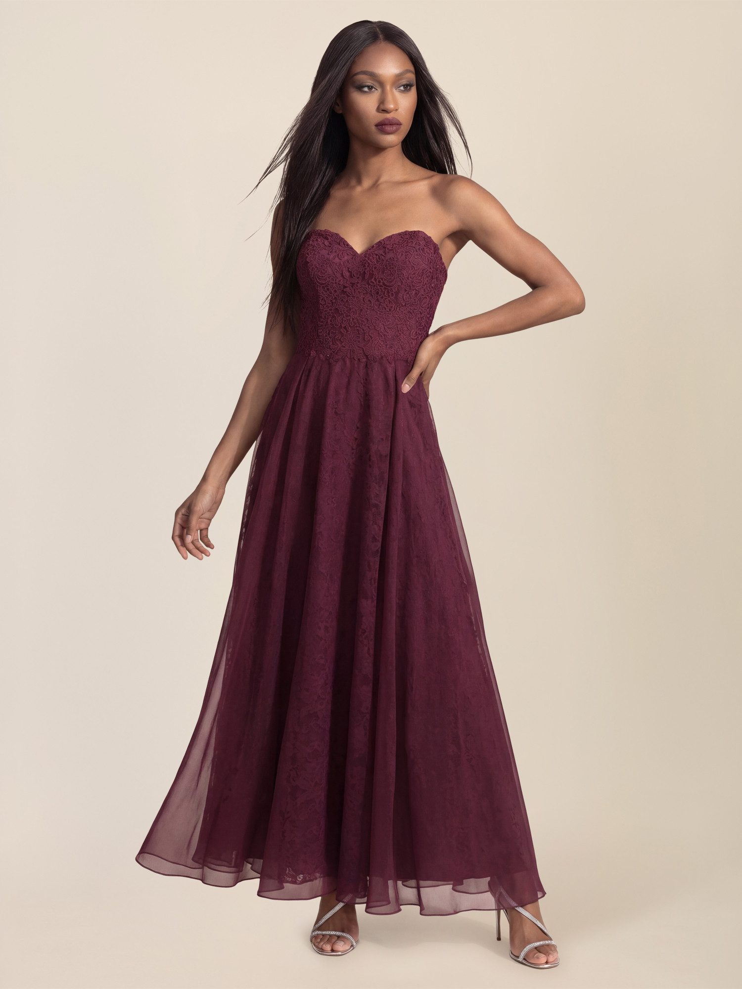Apart Abendkleid mit Spitzenmieder günstig online kaufen