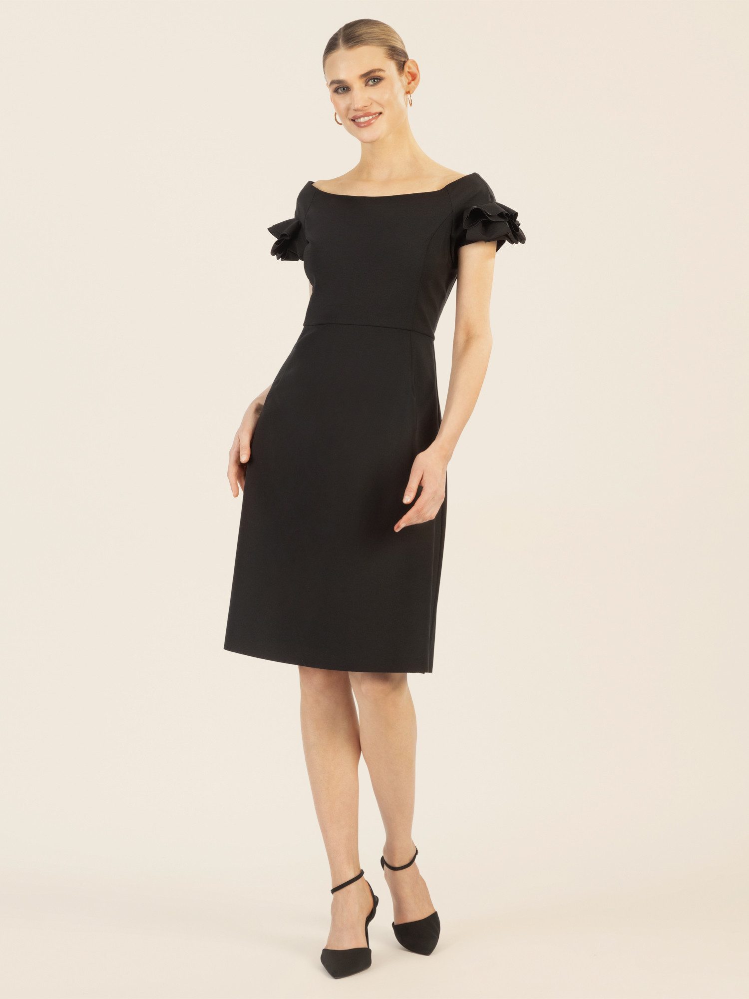 Apart Cocktailkleid mit sehr weiten Ausschnitt günstig online kaufen