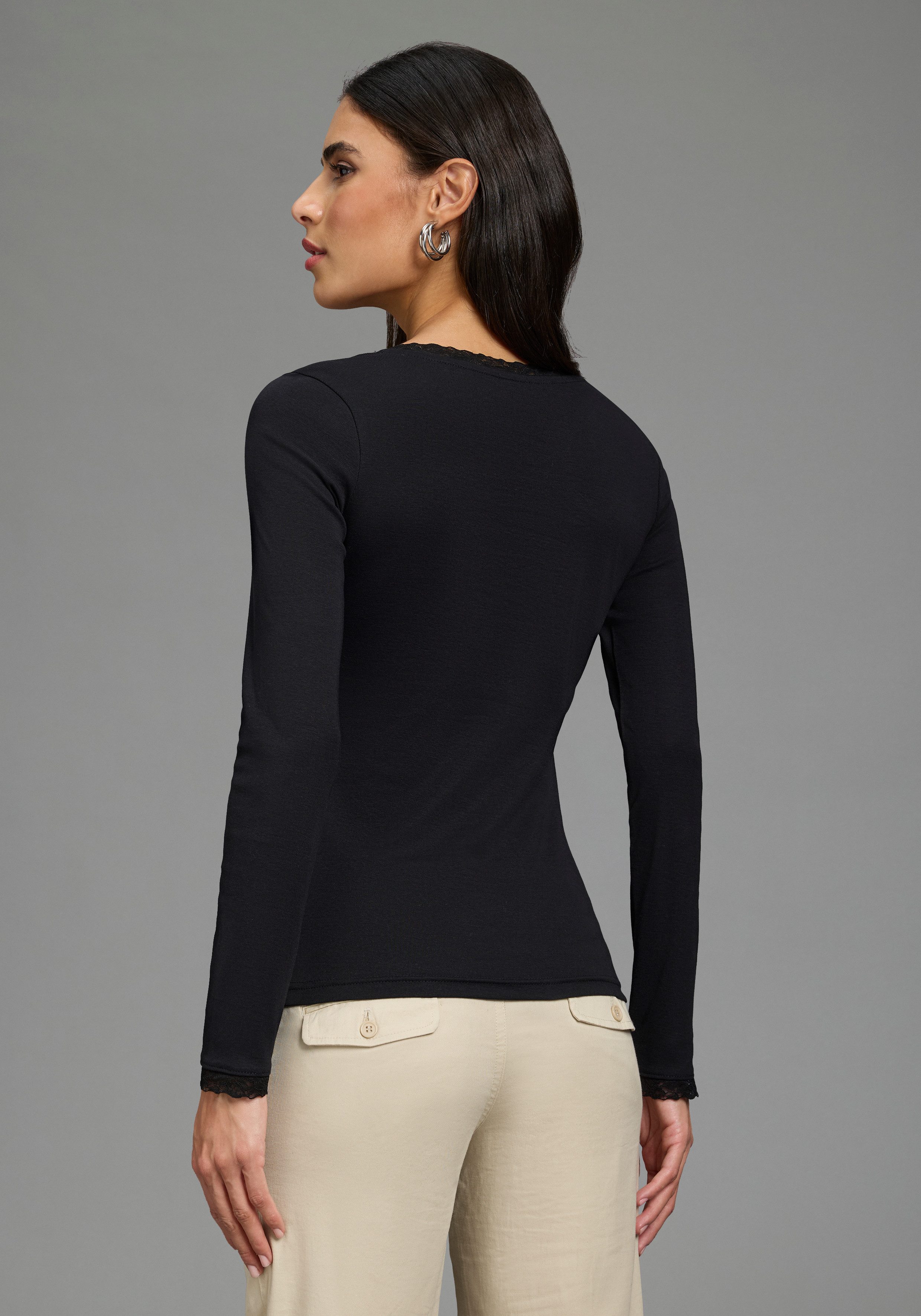 AJC Langarmshirt aus Rippware, sehr figurbetonte Passform