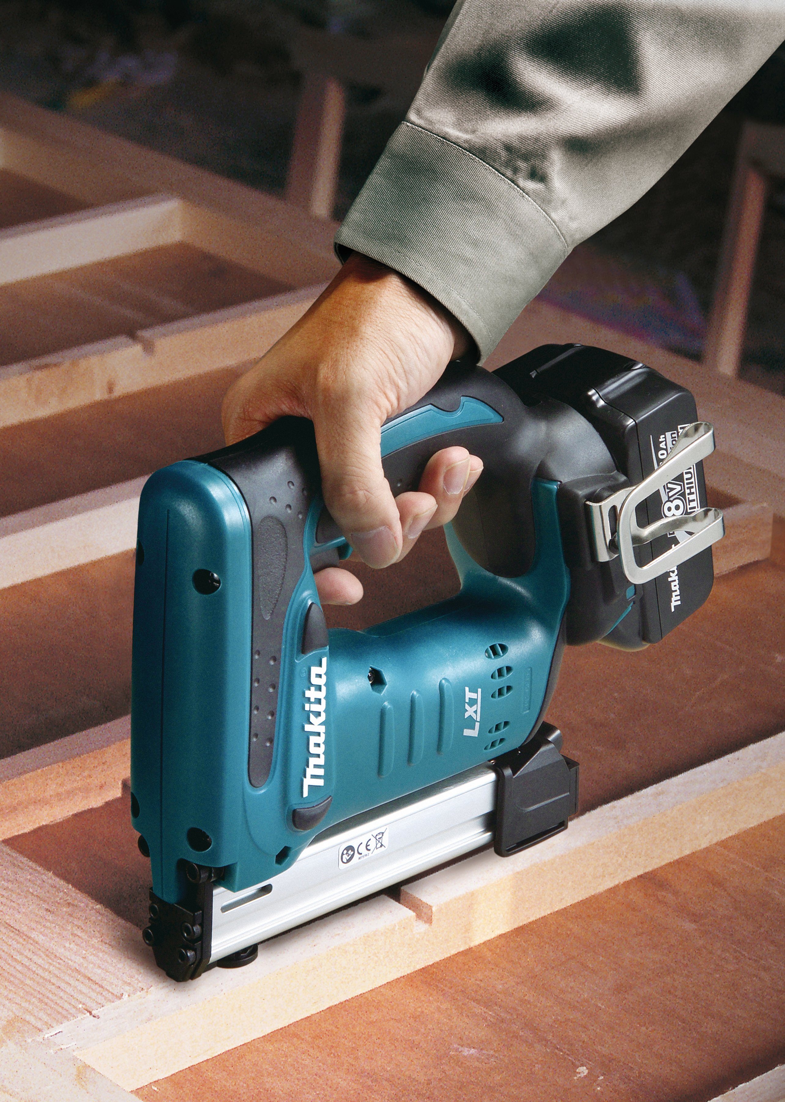 Makita Akku-Tacker DST221Z, 18 V, ohne günstig online kaufen